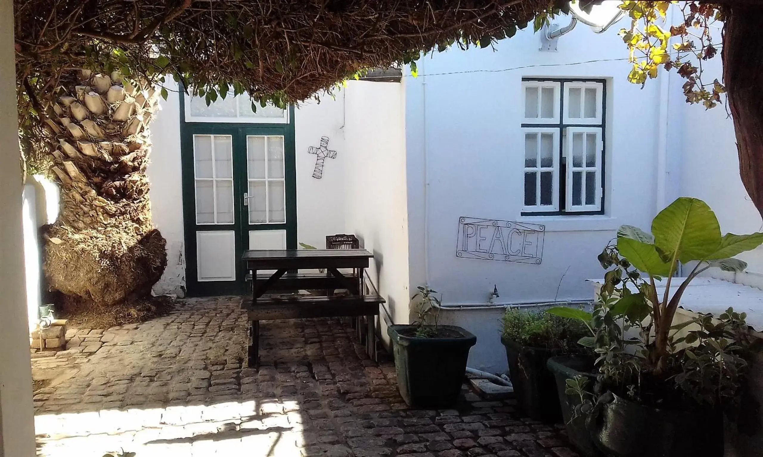 Inner courtyard view in Camdeboo Cottages Inner courtyard view in Camdeboo Cottages