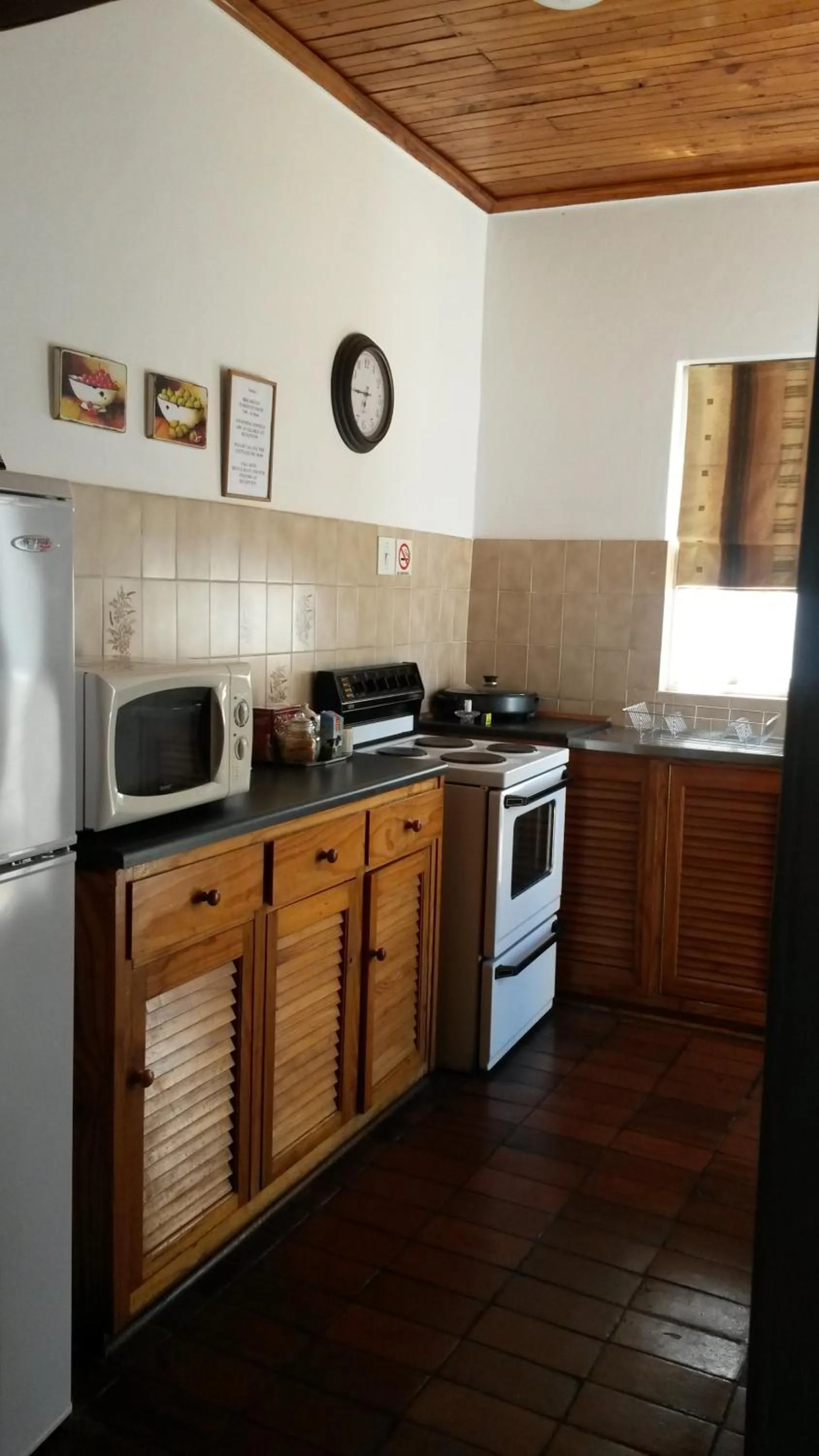 Kitchen or kitchenette in Camdeboo Cottages