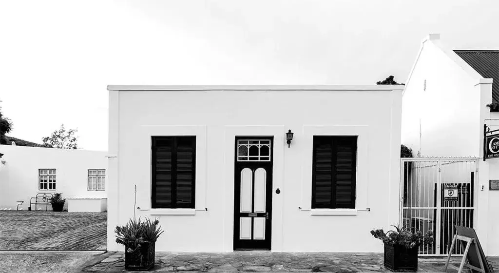Facade/entrance in Camdeboo Cottages Facade/entrance in Camdeboo Cottages