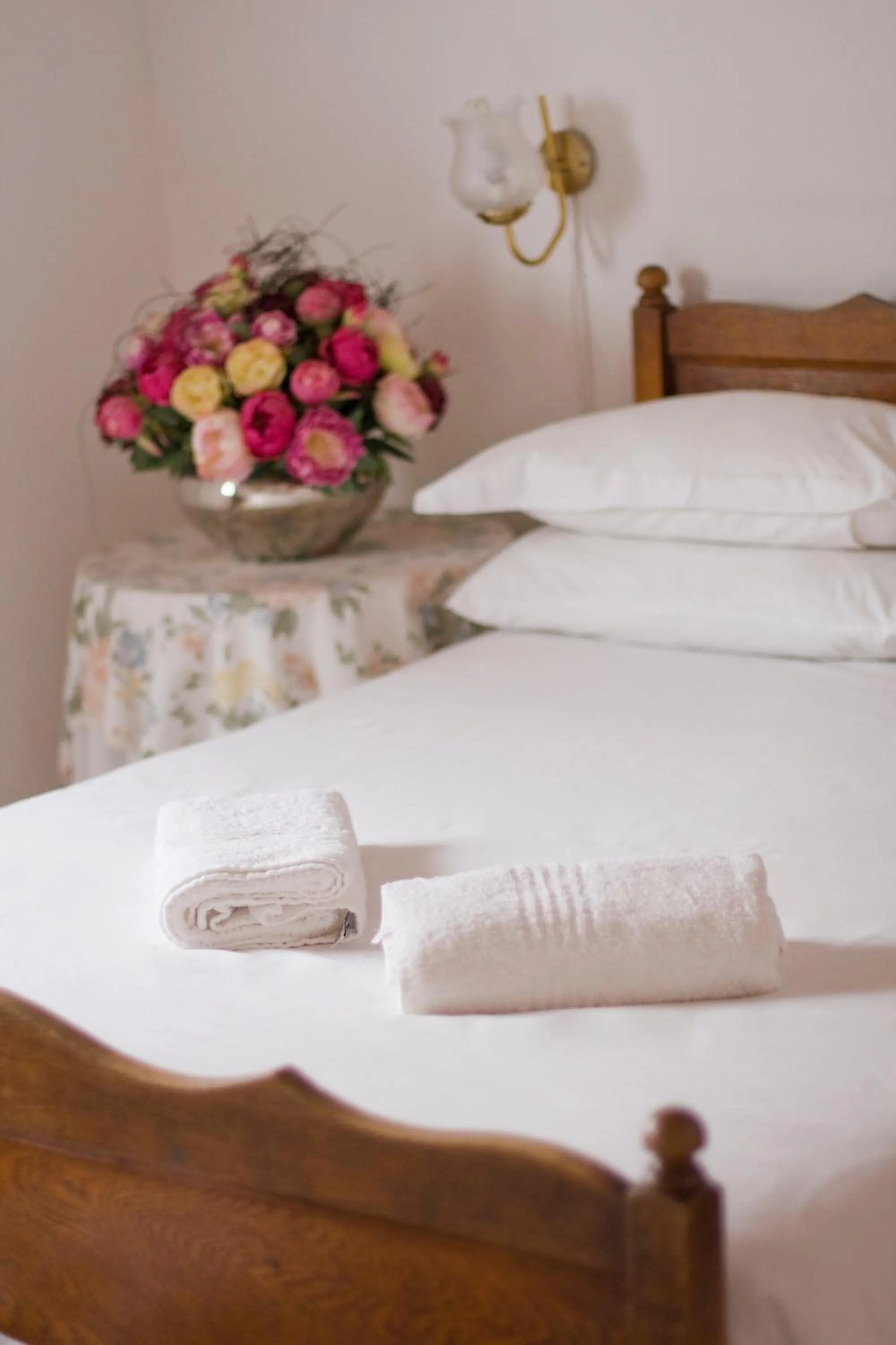 Bed in Camdeboo Cottages