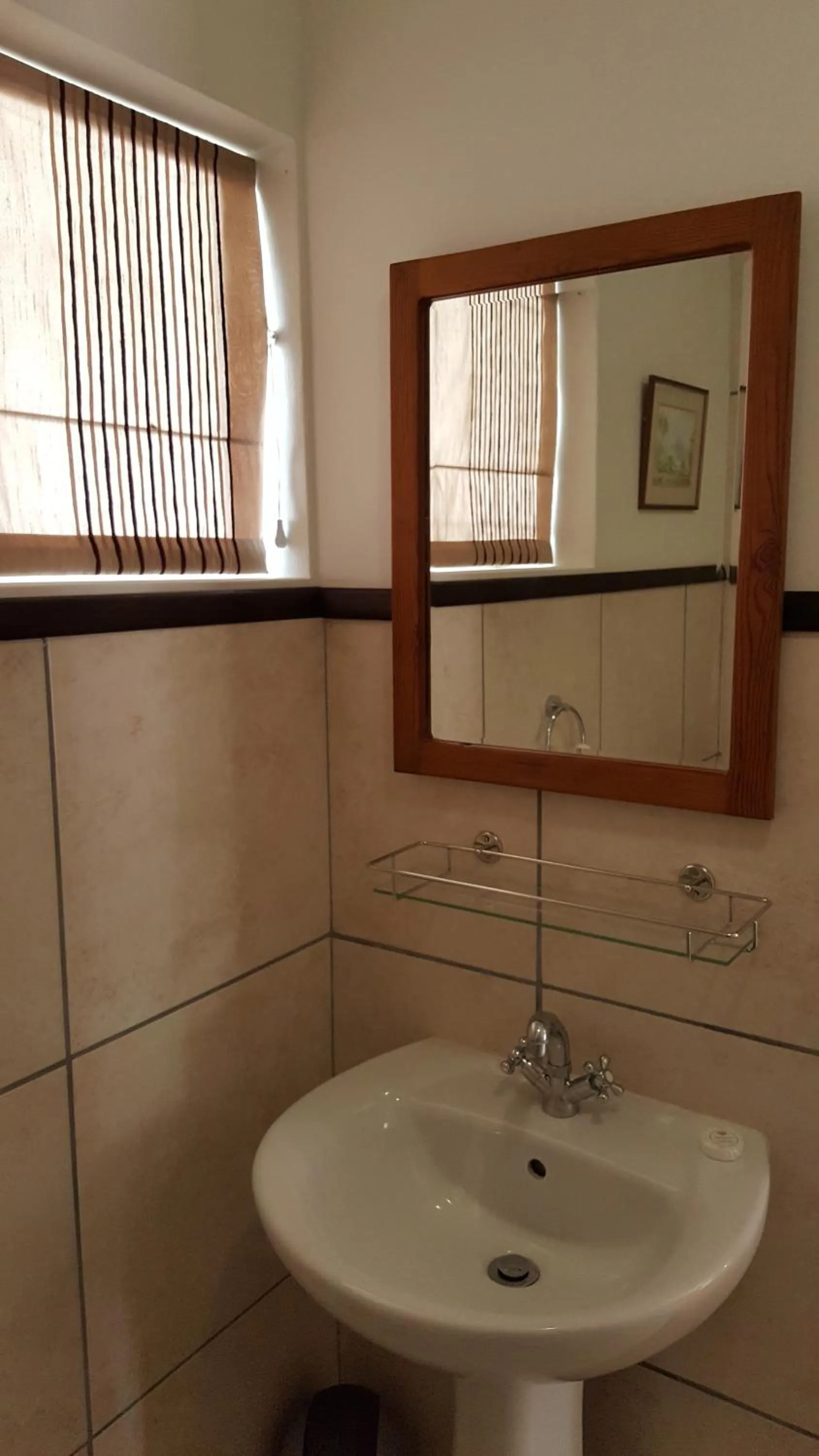 Bathroom in Camdeboo Cottages