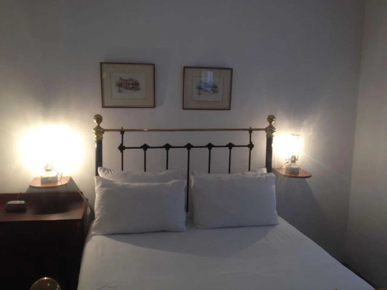 Bed in Camdeboo Cottages