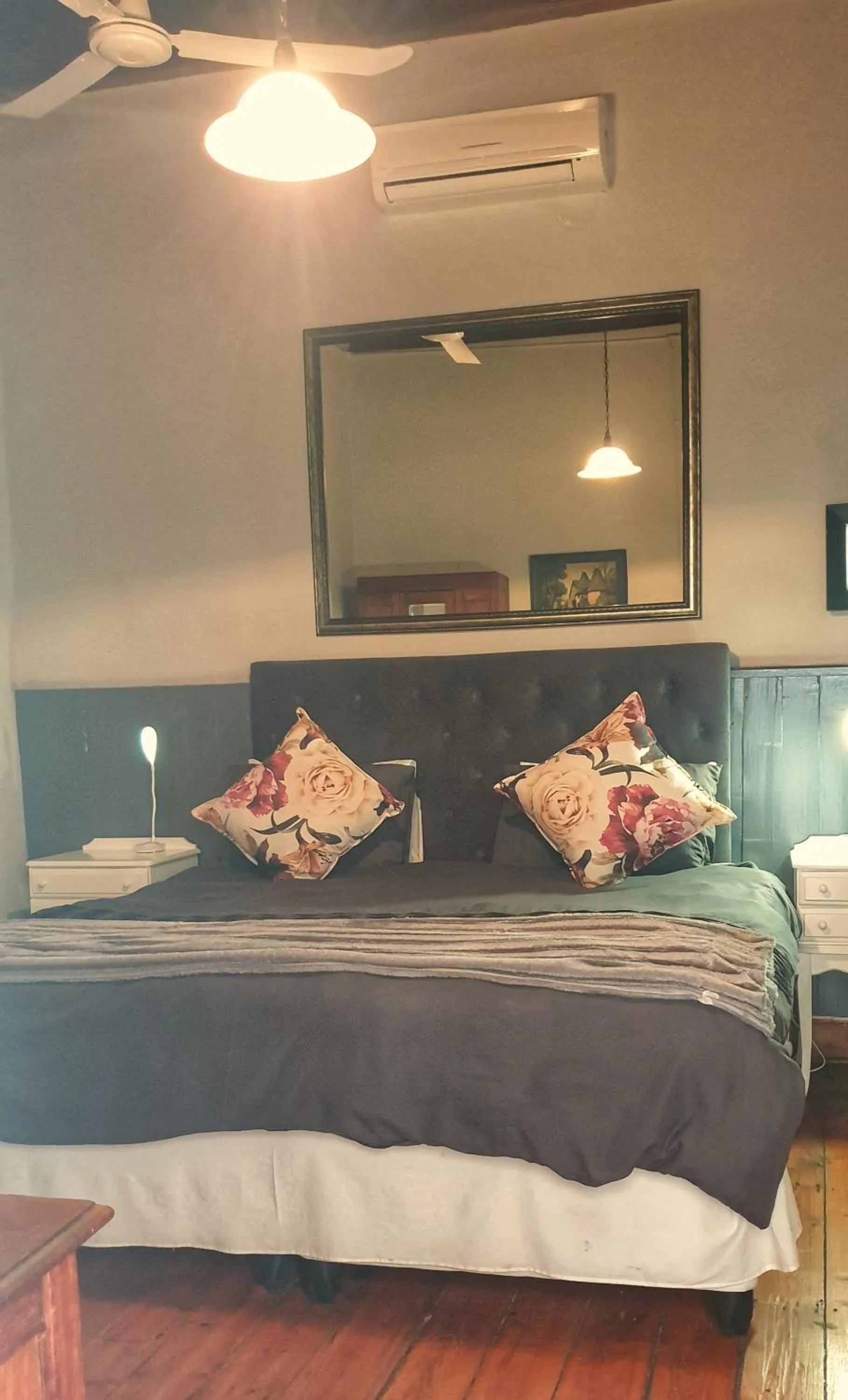 Bed in Camdeboo Cottages