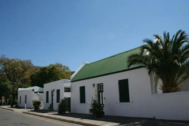 Property building in Camdeboo Cottages