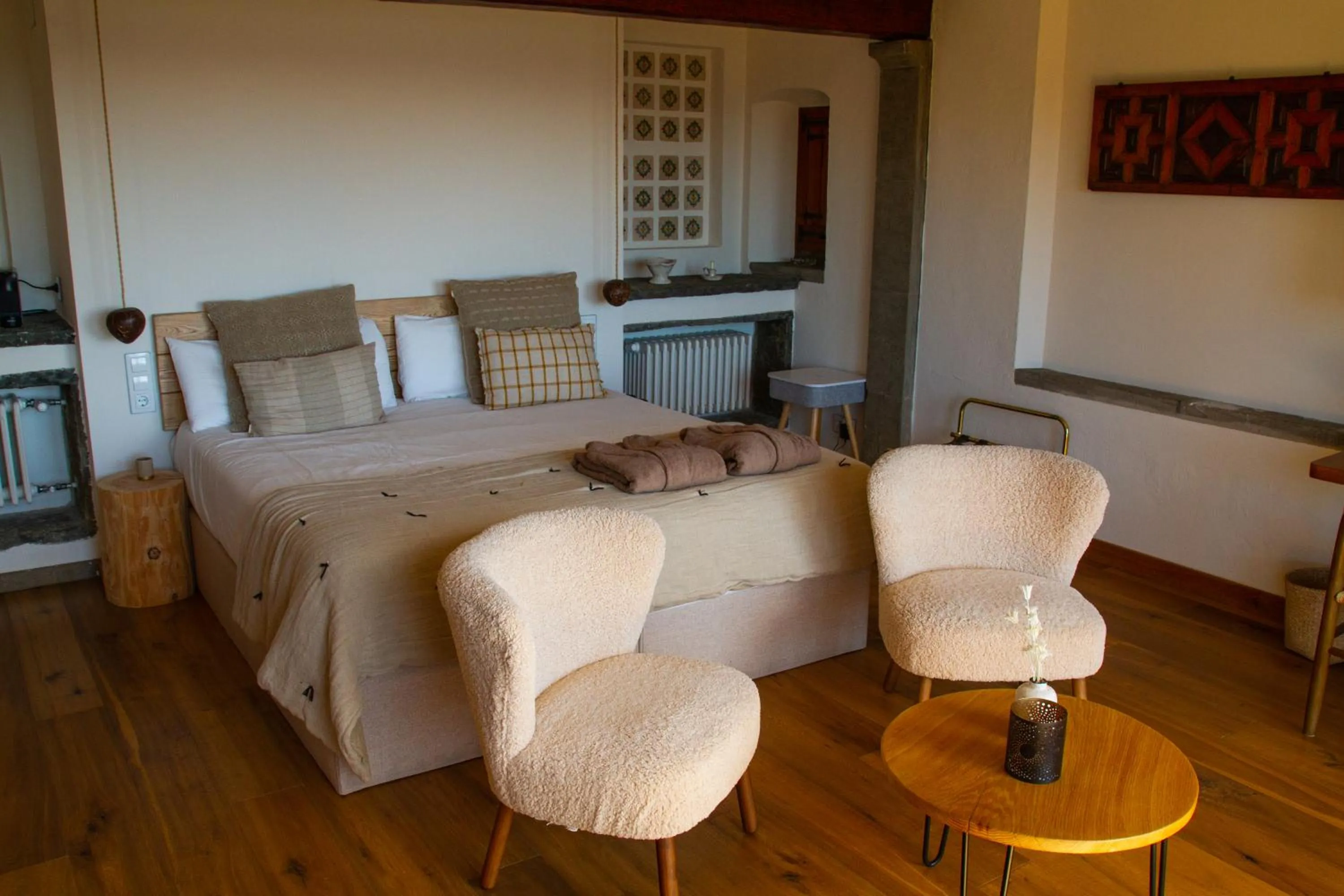 Bedroom, Bed in Masia Santa Llúcia