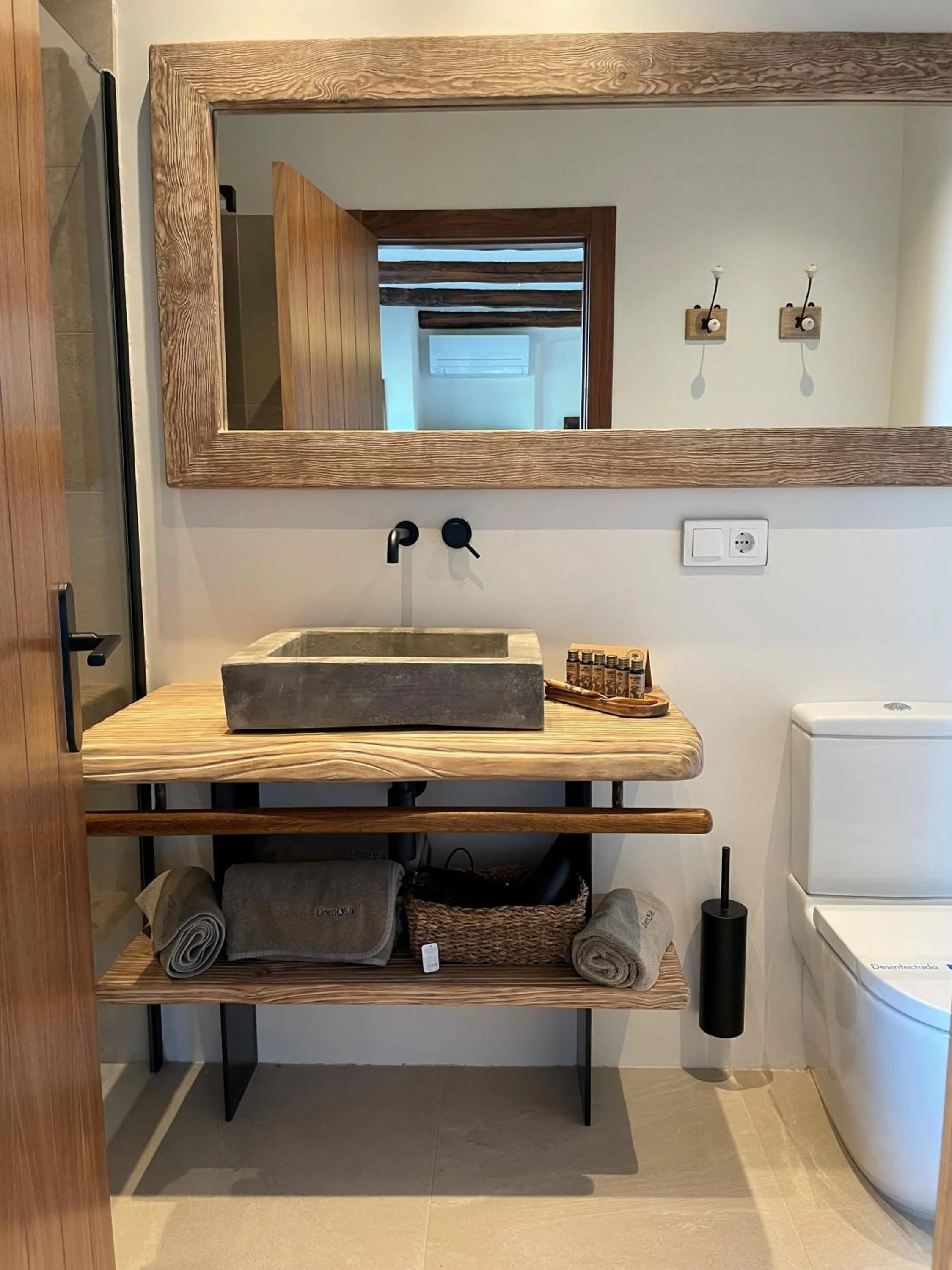 Bathroom in Masia Santa Llúcia