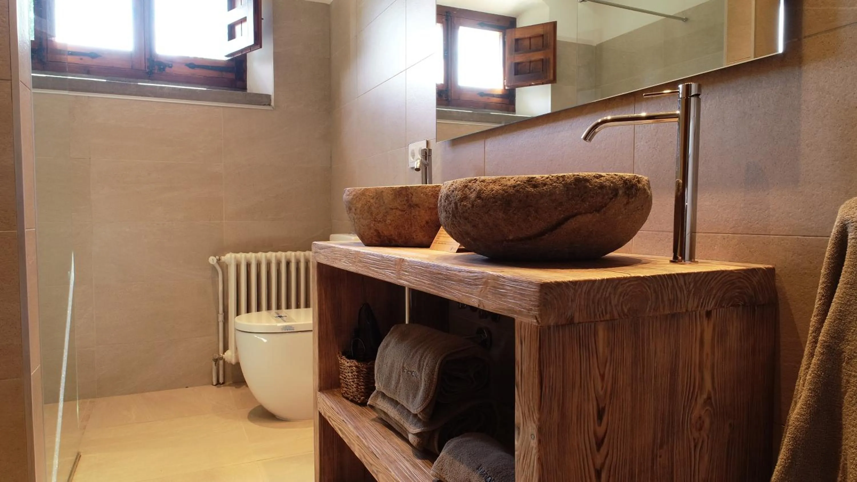 Bathroom in Masia Santa Llúcia