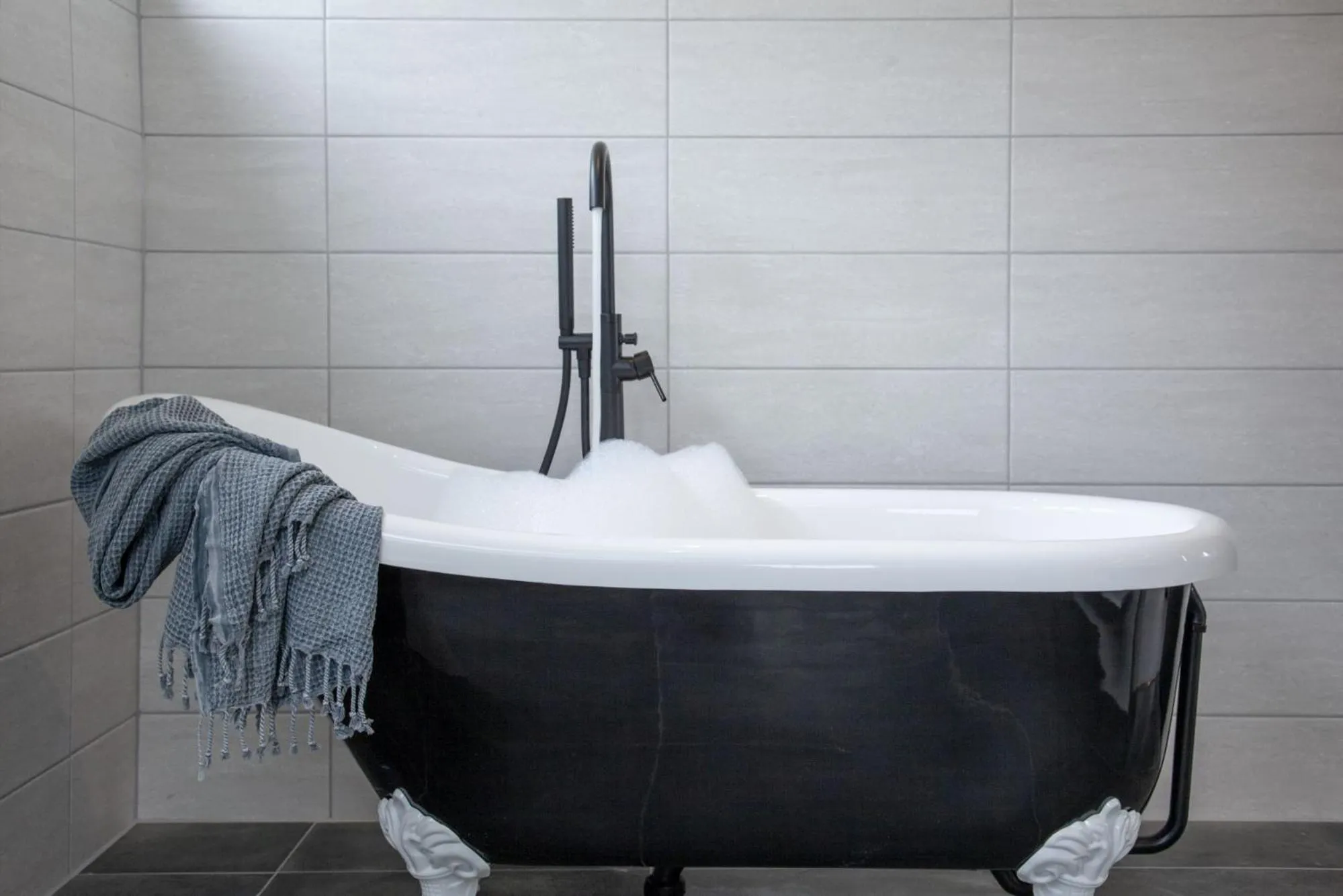 Bathroom in Provident Suite - Free Wi-Fi - Sea View