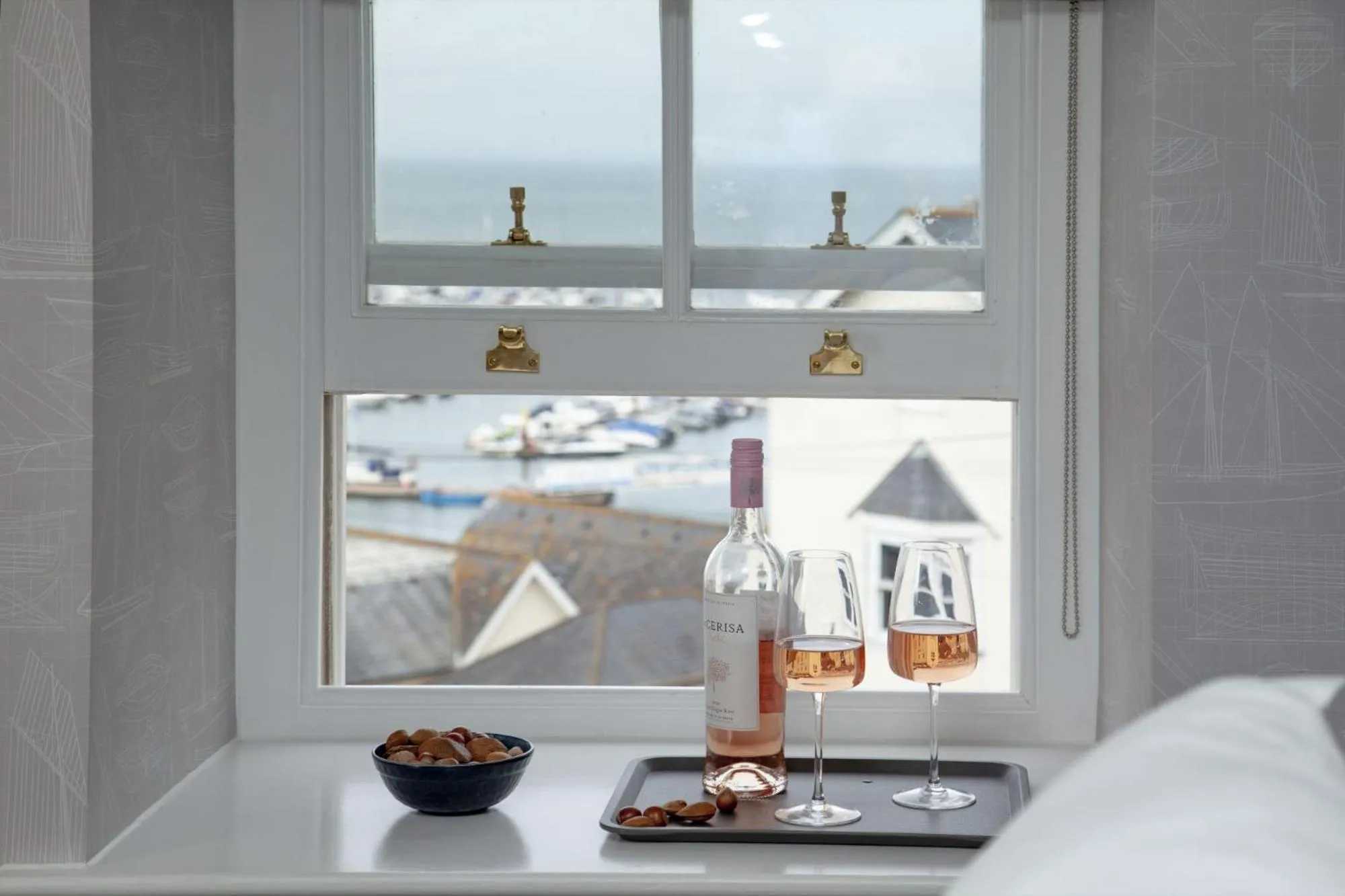 View (from property/room), Bed in Provident Suite - Free Wi-Fi - Sea View