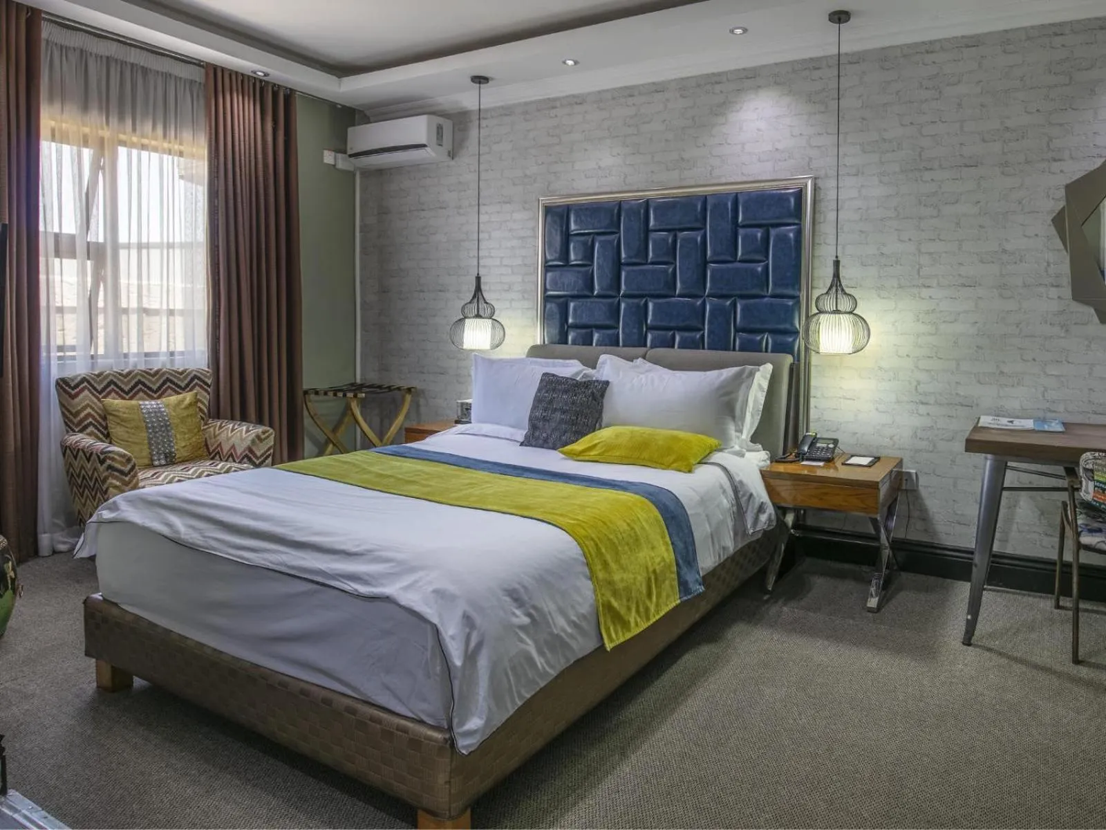 Bed in Madamz Bed & Breakfast