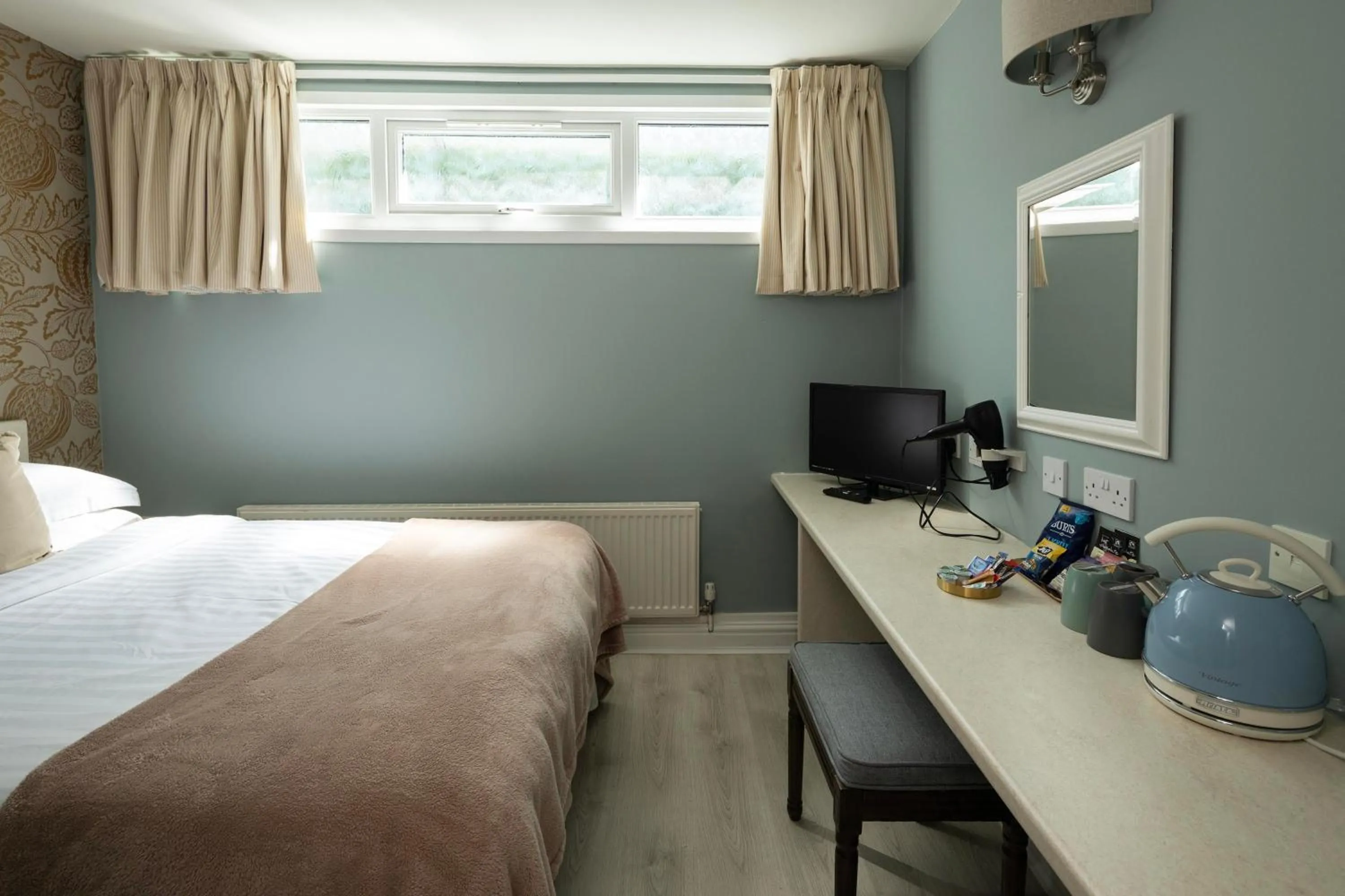 Small Double Room in Hotel Penzance Promenade