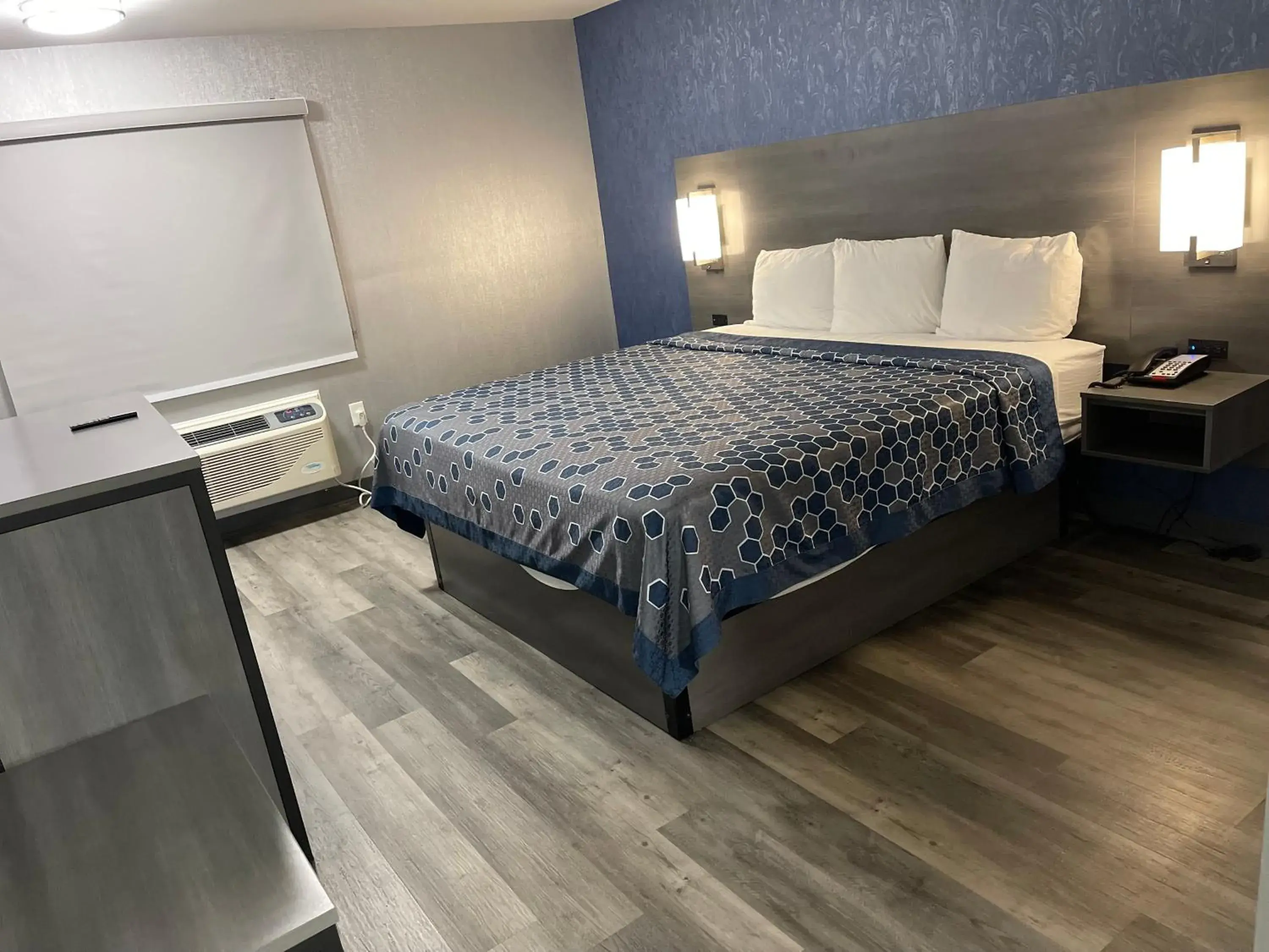 Bed in The Wayne Inn Bed in The Wayne Inn