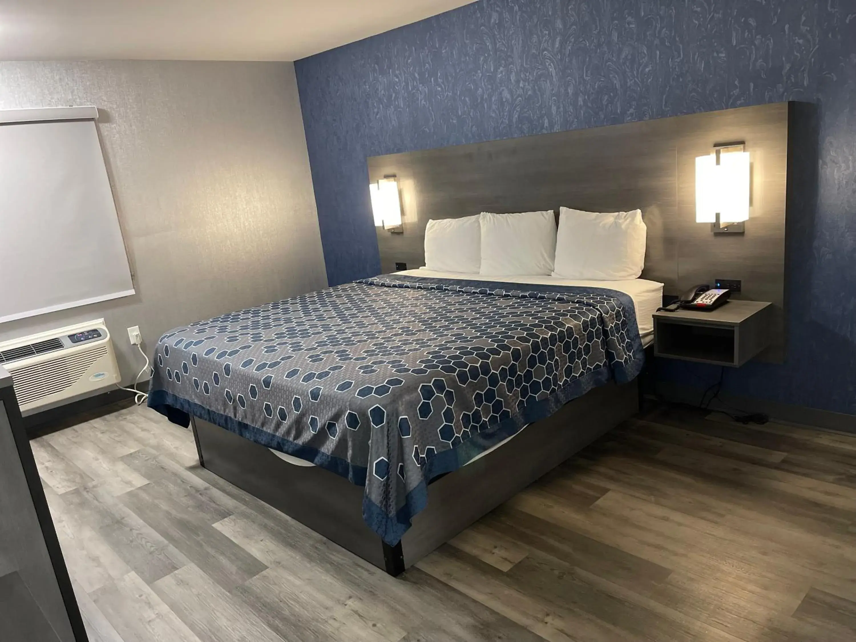 Bed in The Wayne Inn Bed in The Wayne Inn