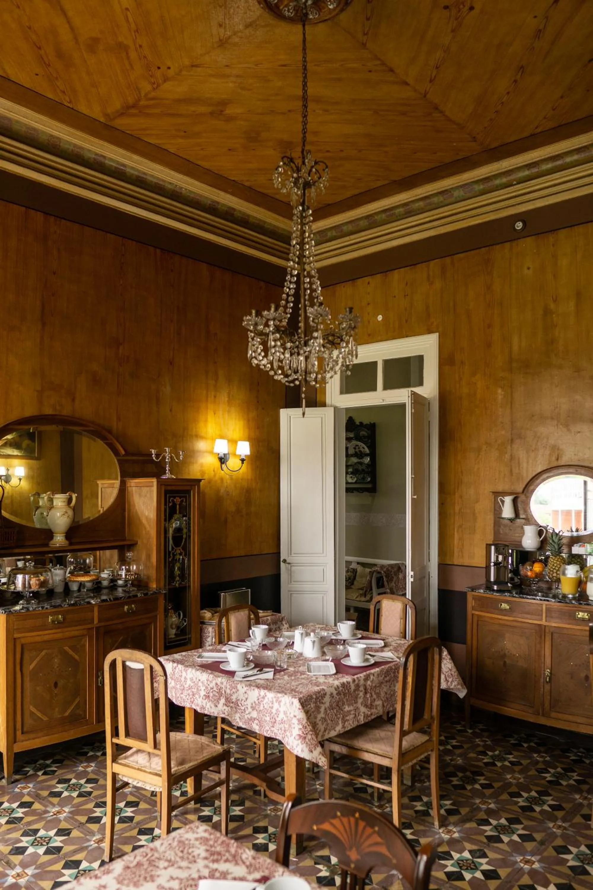 Dining area in La Venta de Miyares - Casa de Indianos