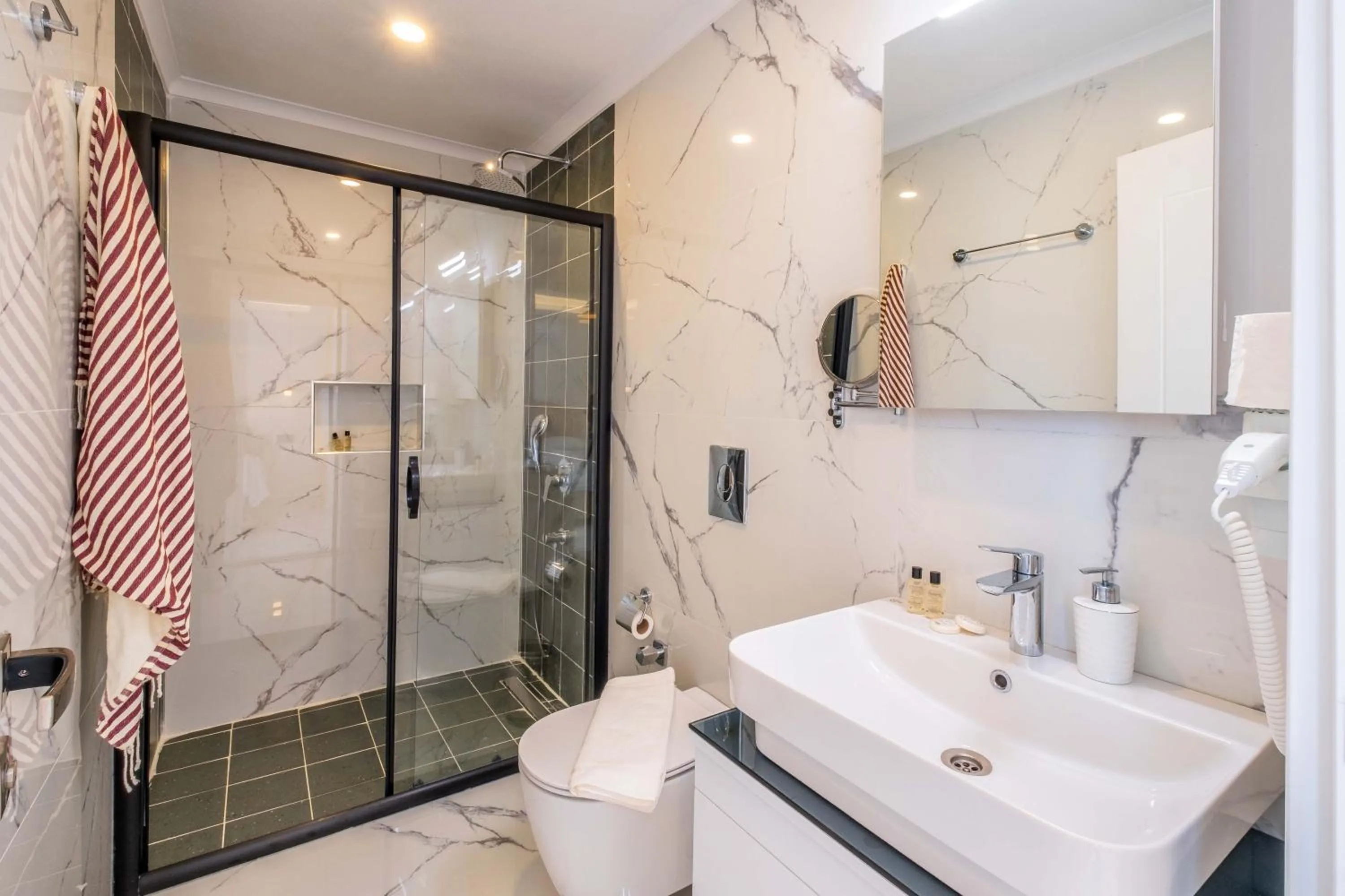 Shower in Yosun Apart