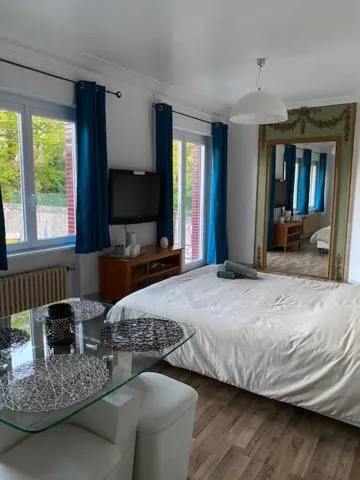 Photo of the whole room in Au Soleil Boulonnais