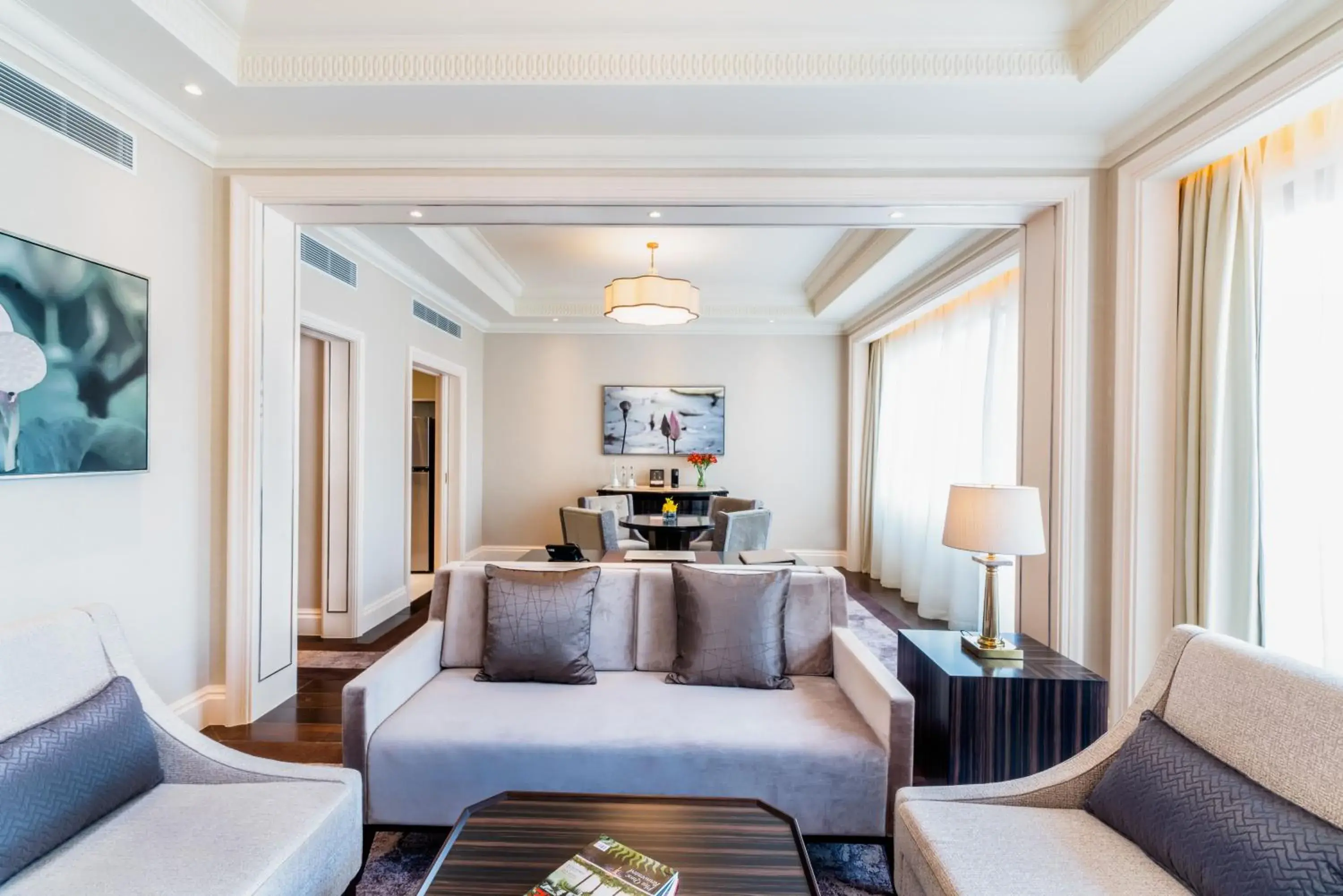 Heritage Suite - Lounge Access in Caravelle Saigon Heritage Suite - Lounge Access in Caravelle Saigon