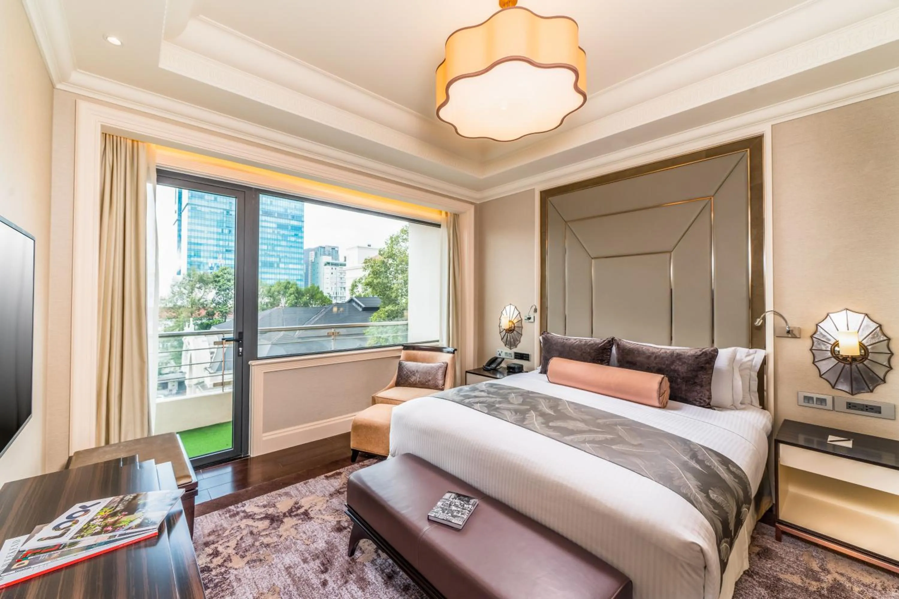 Bed in Caravelle Saigon