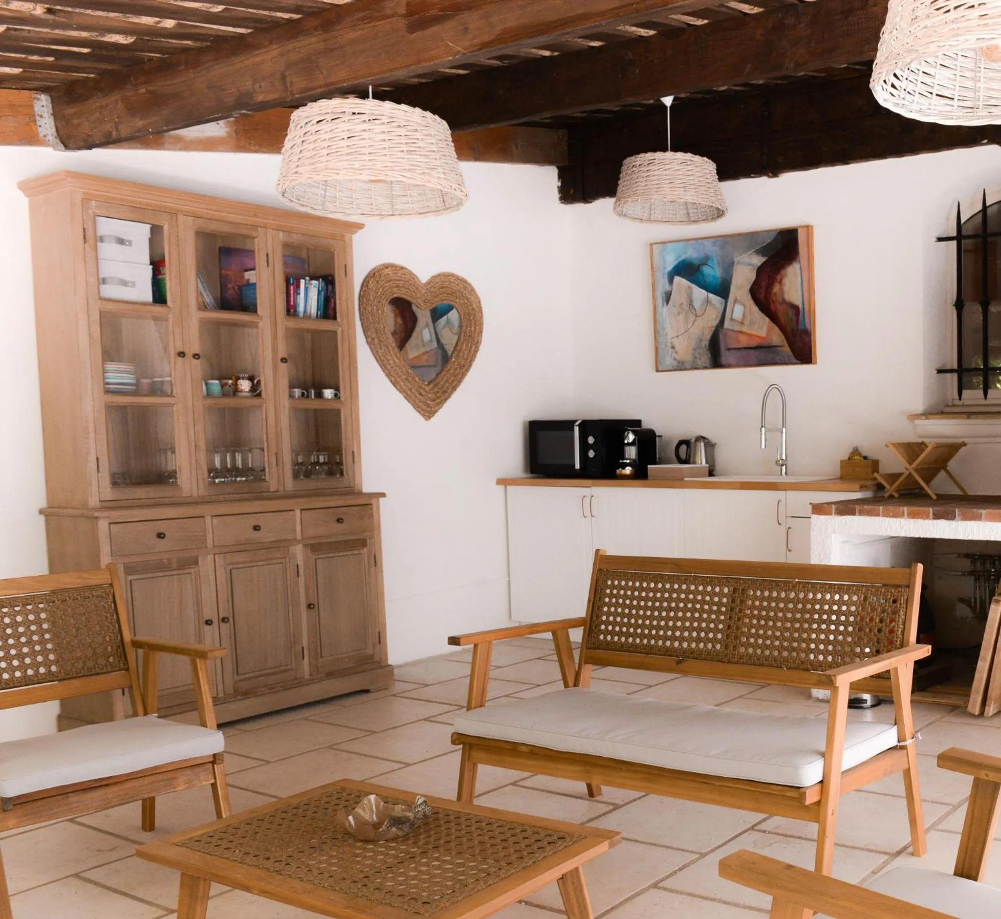 Communal kitchen in La Parenthèse de Marie