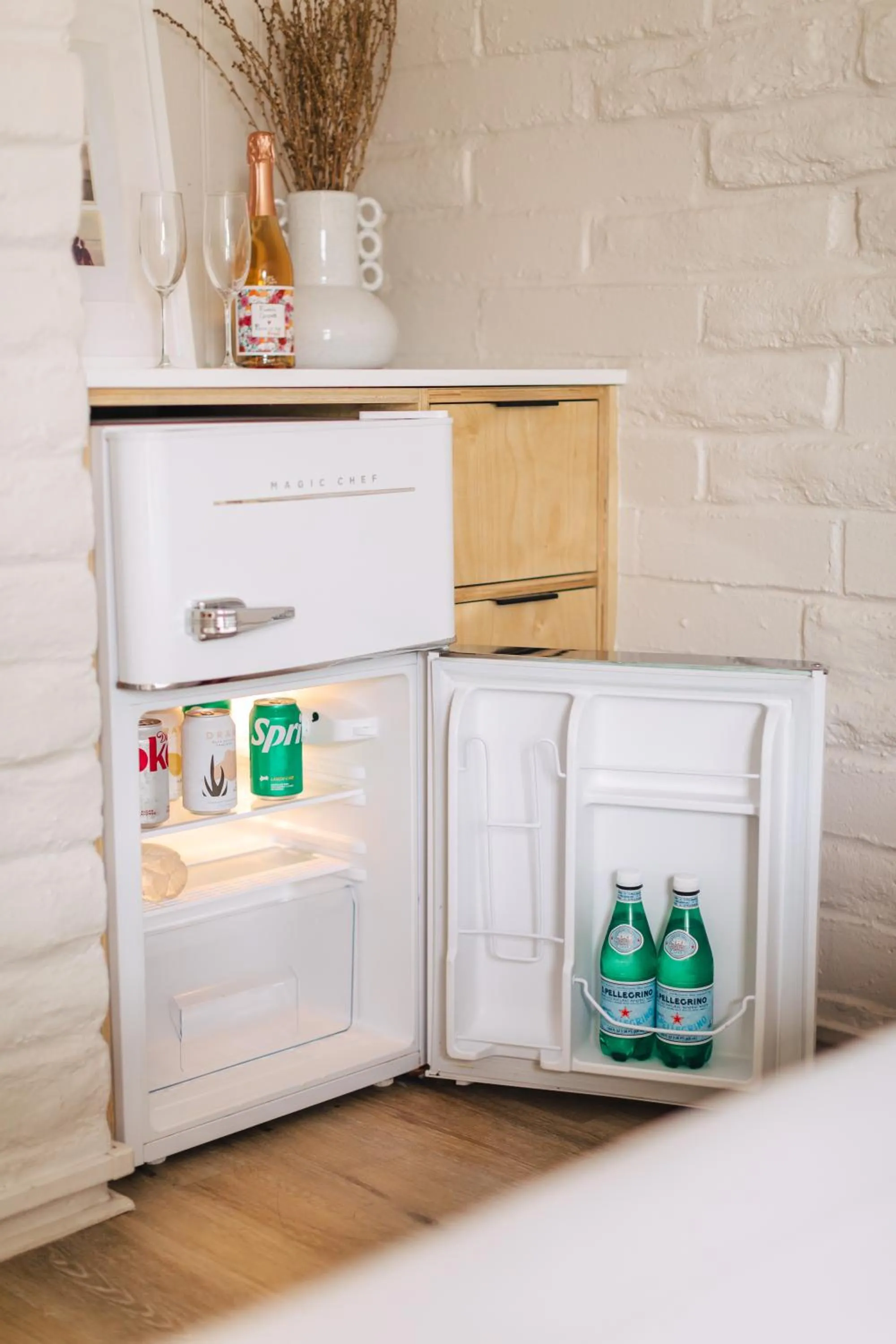 minibar in The Green Room Hotel