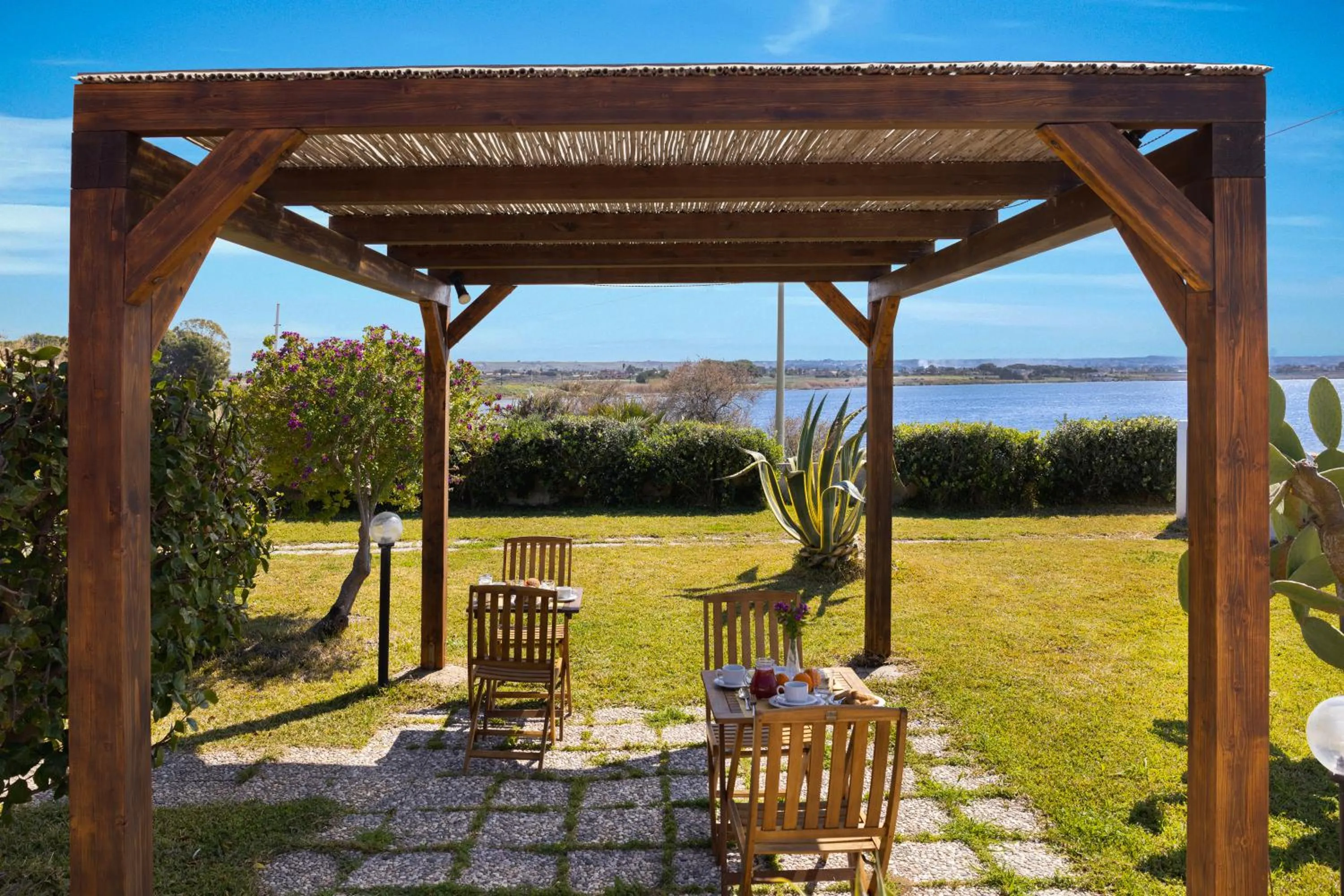 Breakfast in Laguna dei Fenici