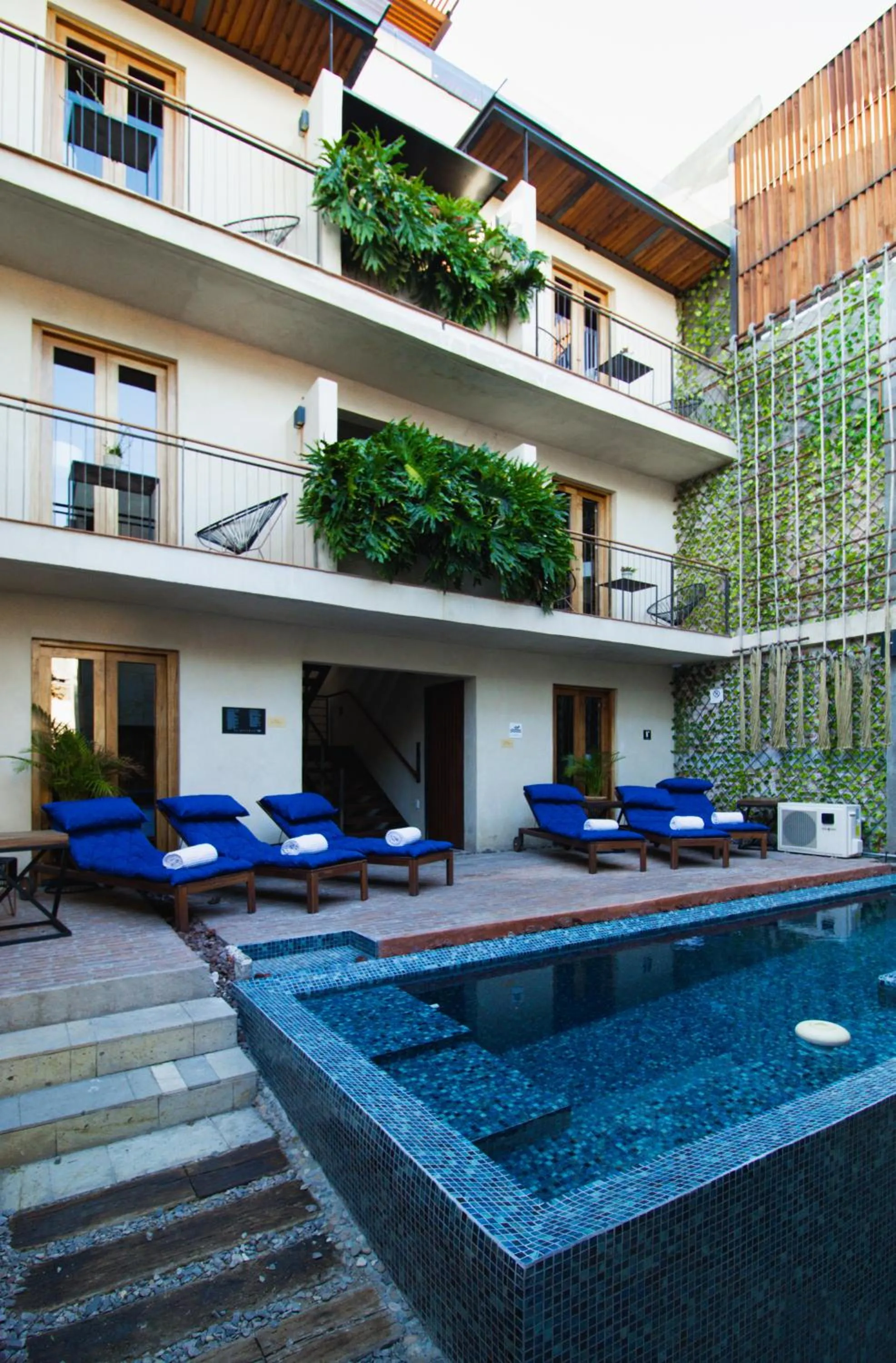 Swimming pool in El Recinto Luxury Hotel