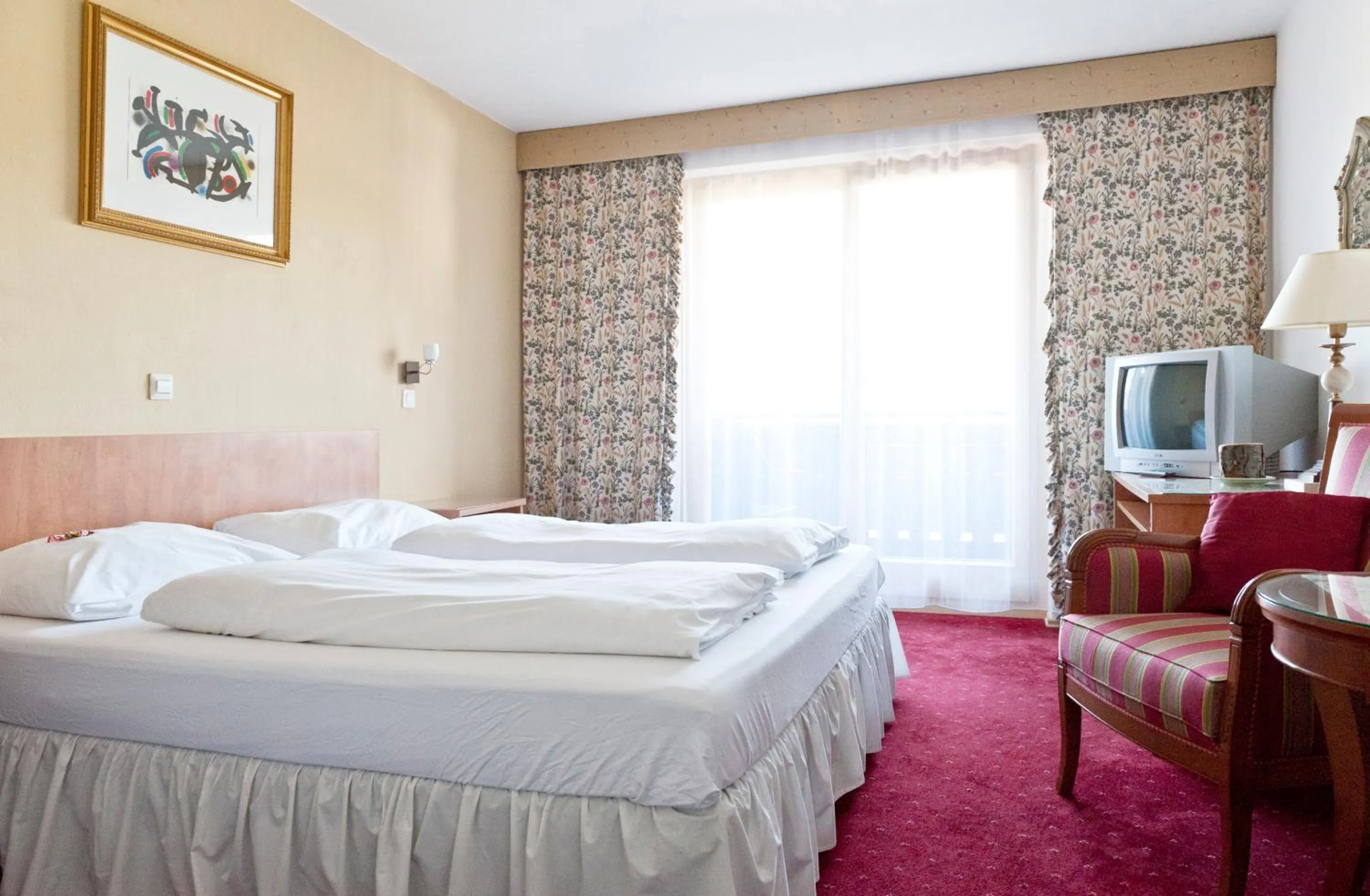 Bed in Hotel Alpenkrone