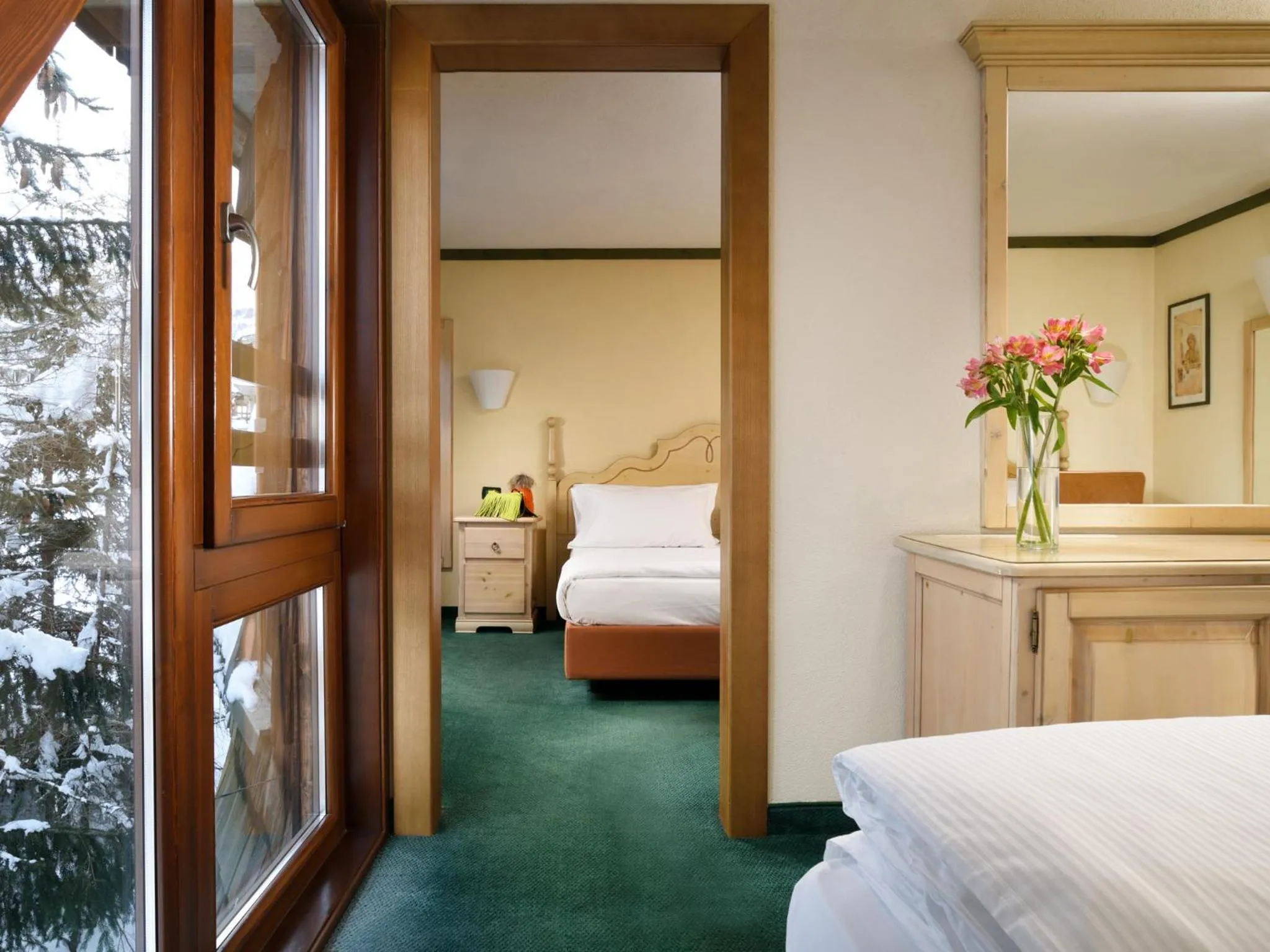 Photo of the whole room, Bed in TH Pila