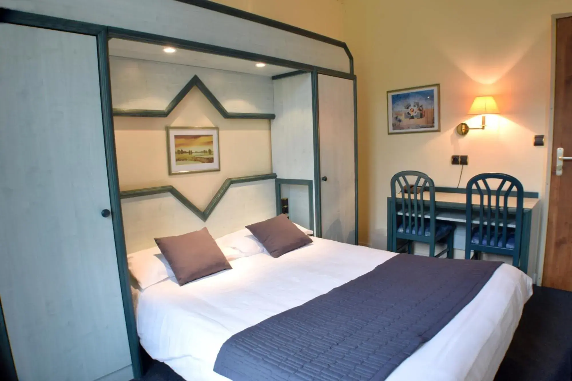 Double Room in Hotel Le Beau Site Double Room in Hotel Le Beau Site