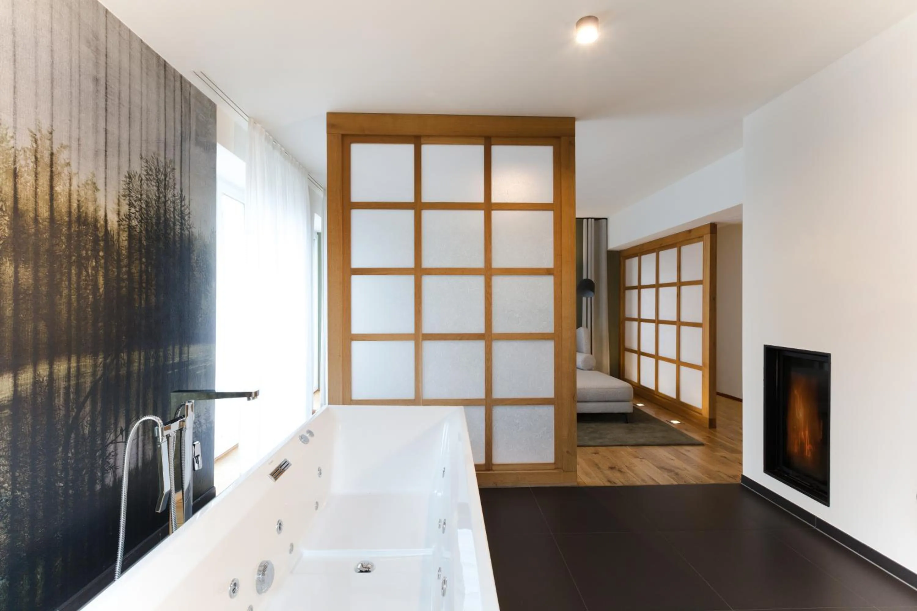 Bath, Bed in B&O Parkhotel