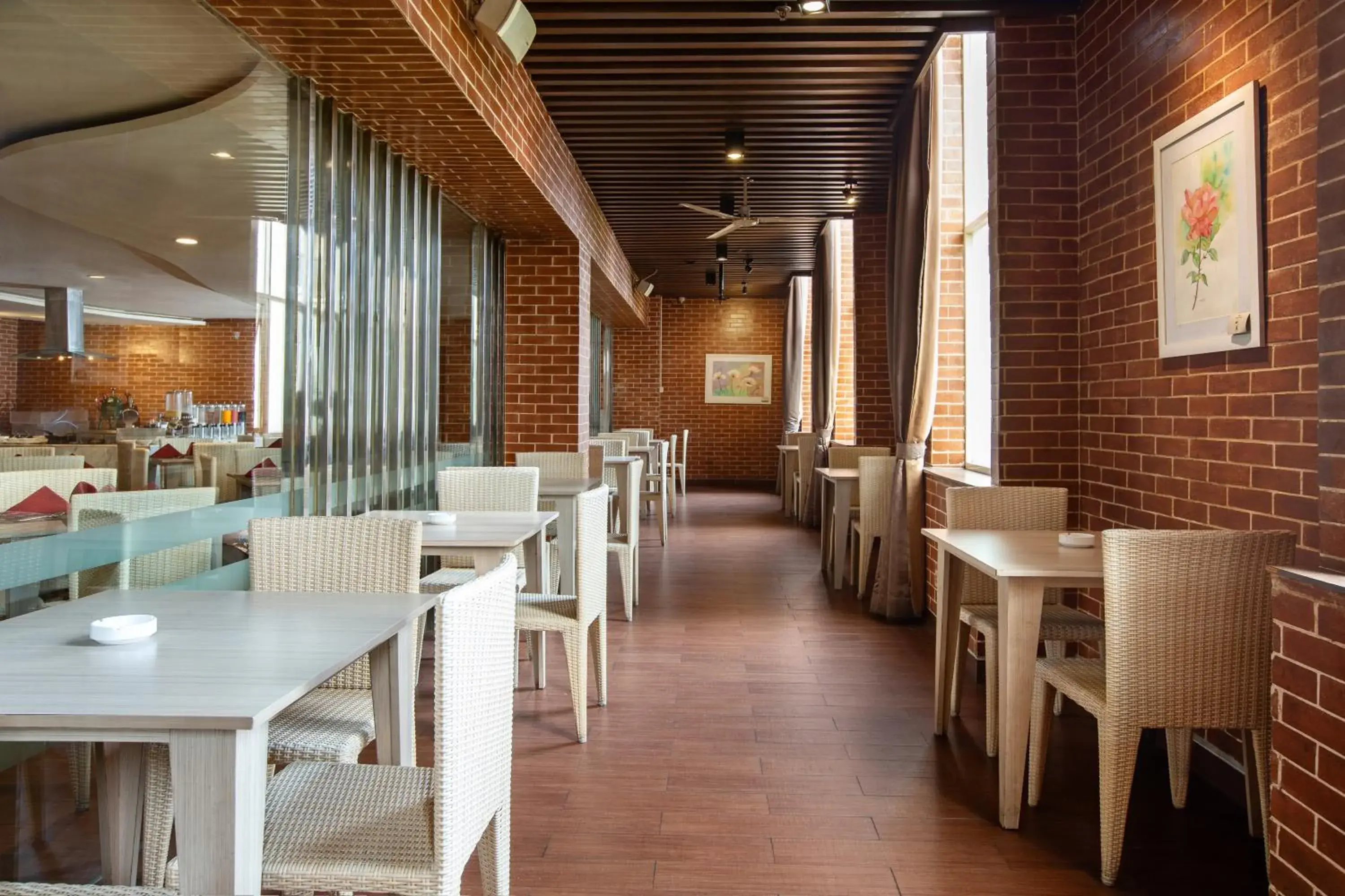 Restaurant/places to eat in Hotel Santika Depok Restaurant/places to eat in Hotel Santika Depok