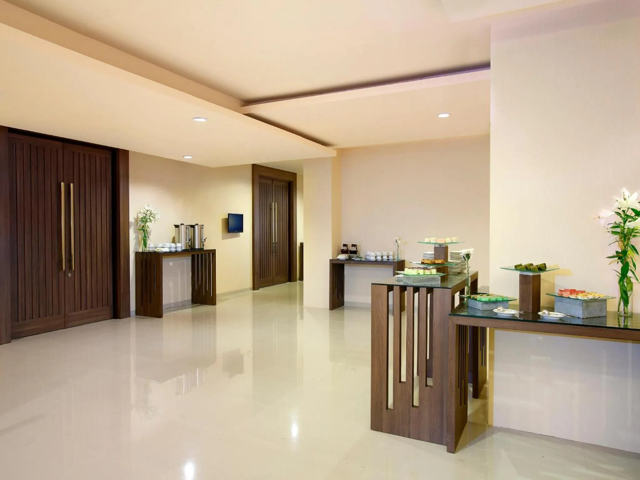 Business facilities in Hotel Santika Depok