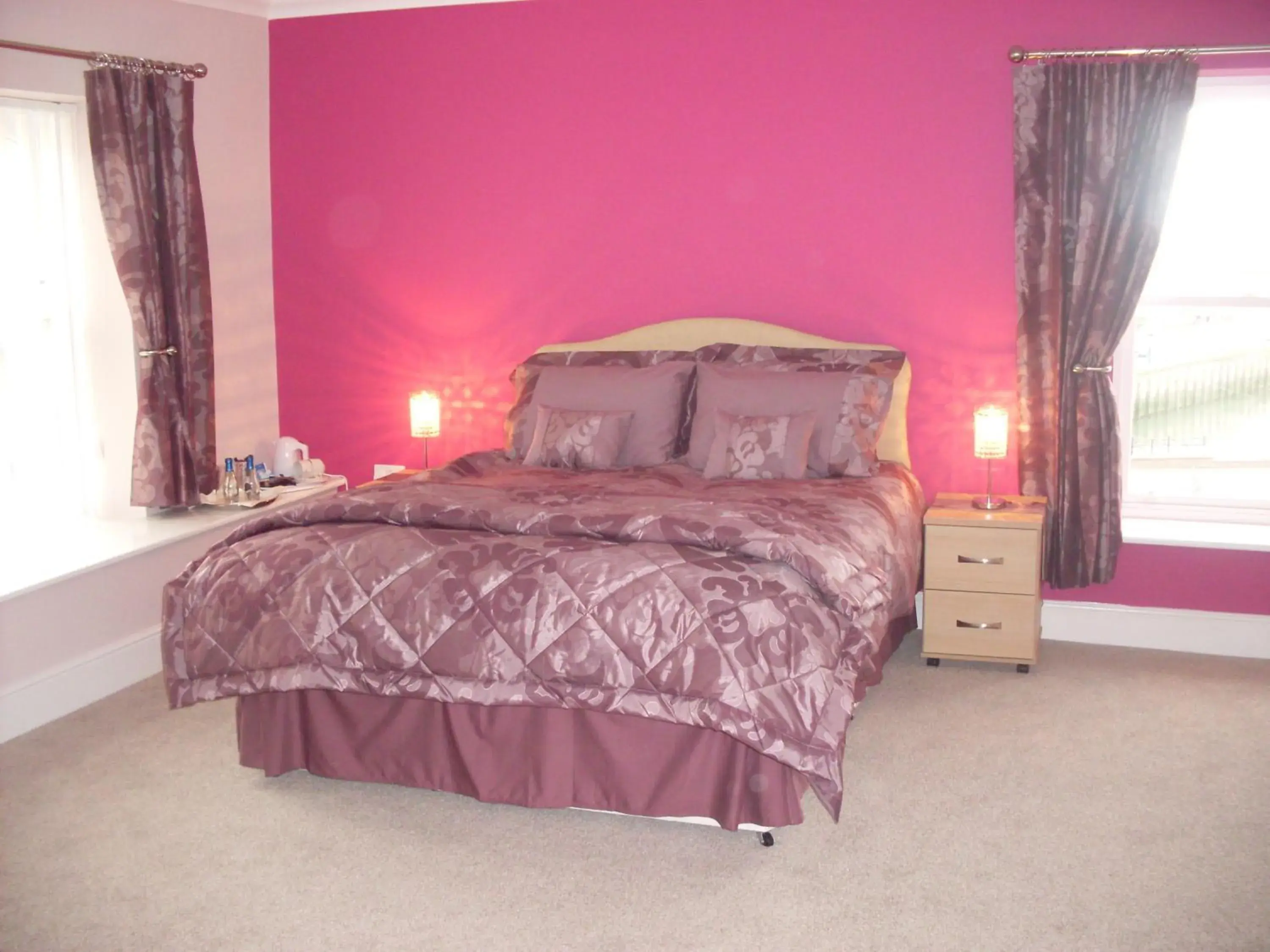 Deluxe Double Room in The Golden Lion Hotel Deluxe Double Room in The Golden Lion Hotel