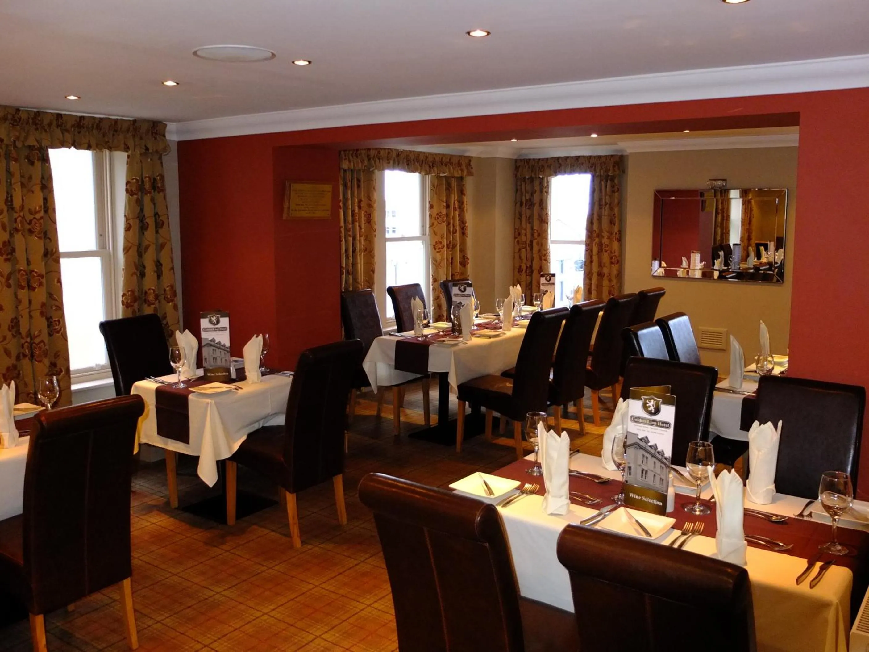 Restaurant/places to eat in The Golden Lion Hotel