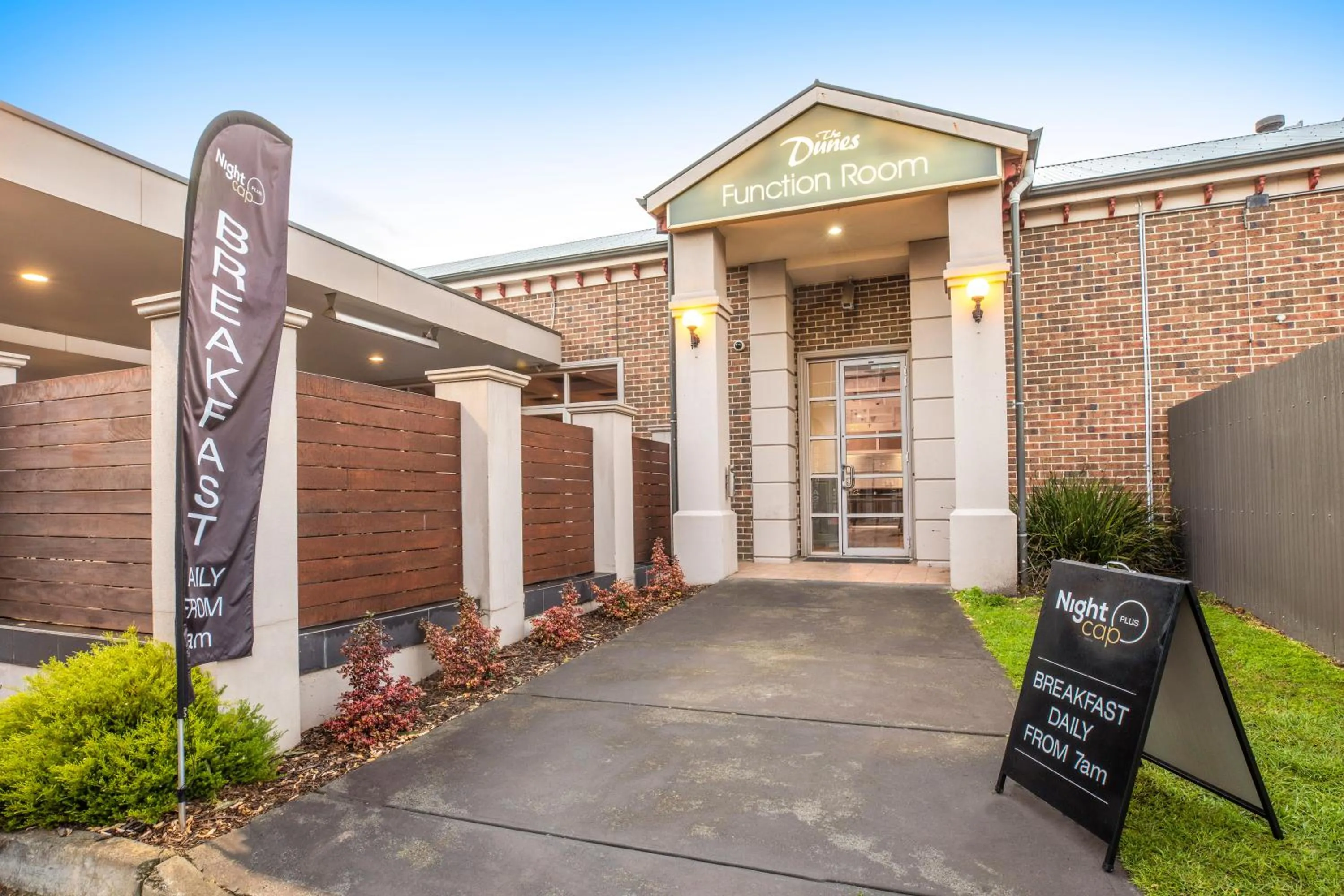 Breakfast in Nightelier Carrum Downs Sands Hotel