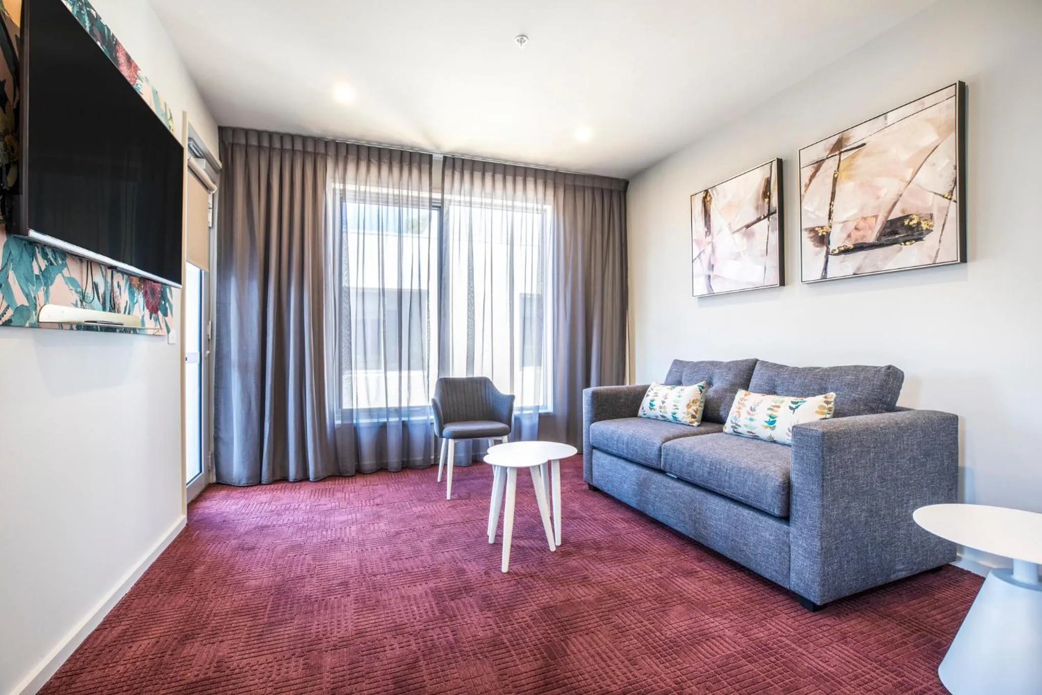 TV and multimedia in Nightelier Carrum Downs Sands Hotel