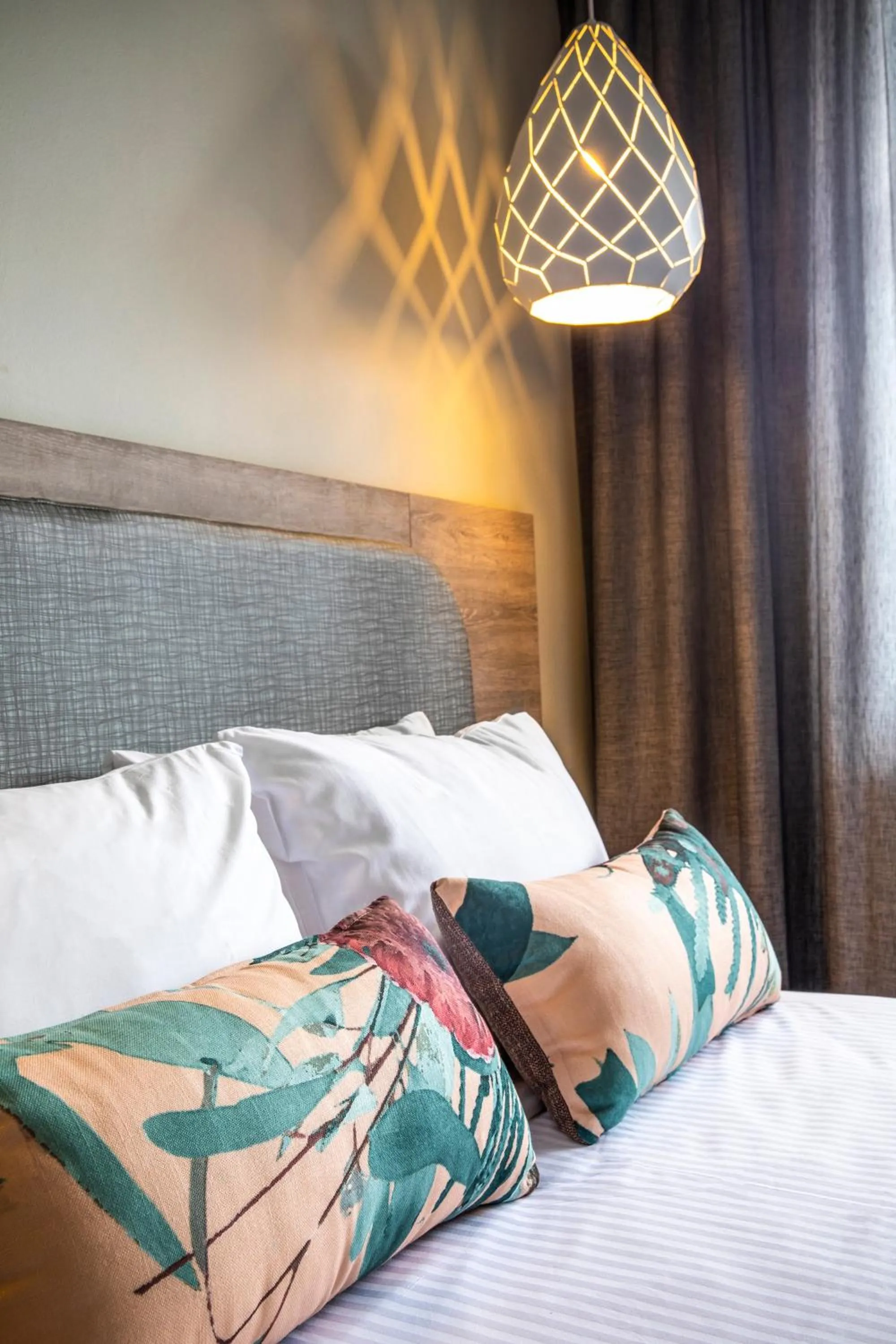 Bed in Nightelier Carrum Downs Sands Hotel