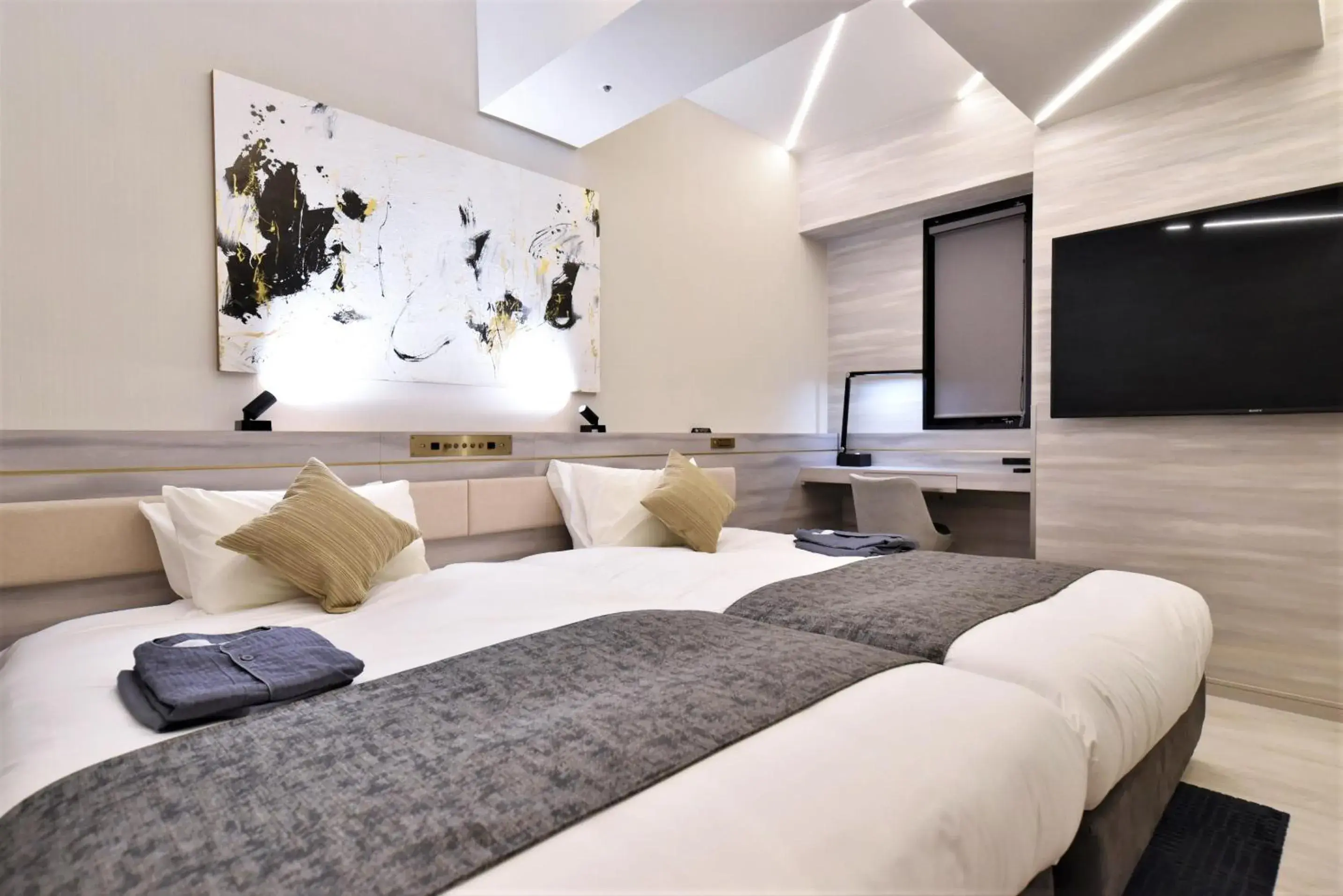 Photo of the whole room, Bed in Hotel Cordia Osaka Hommachi Photo of the whole room, Bed in Hotel Cordia Osaka Hommachi