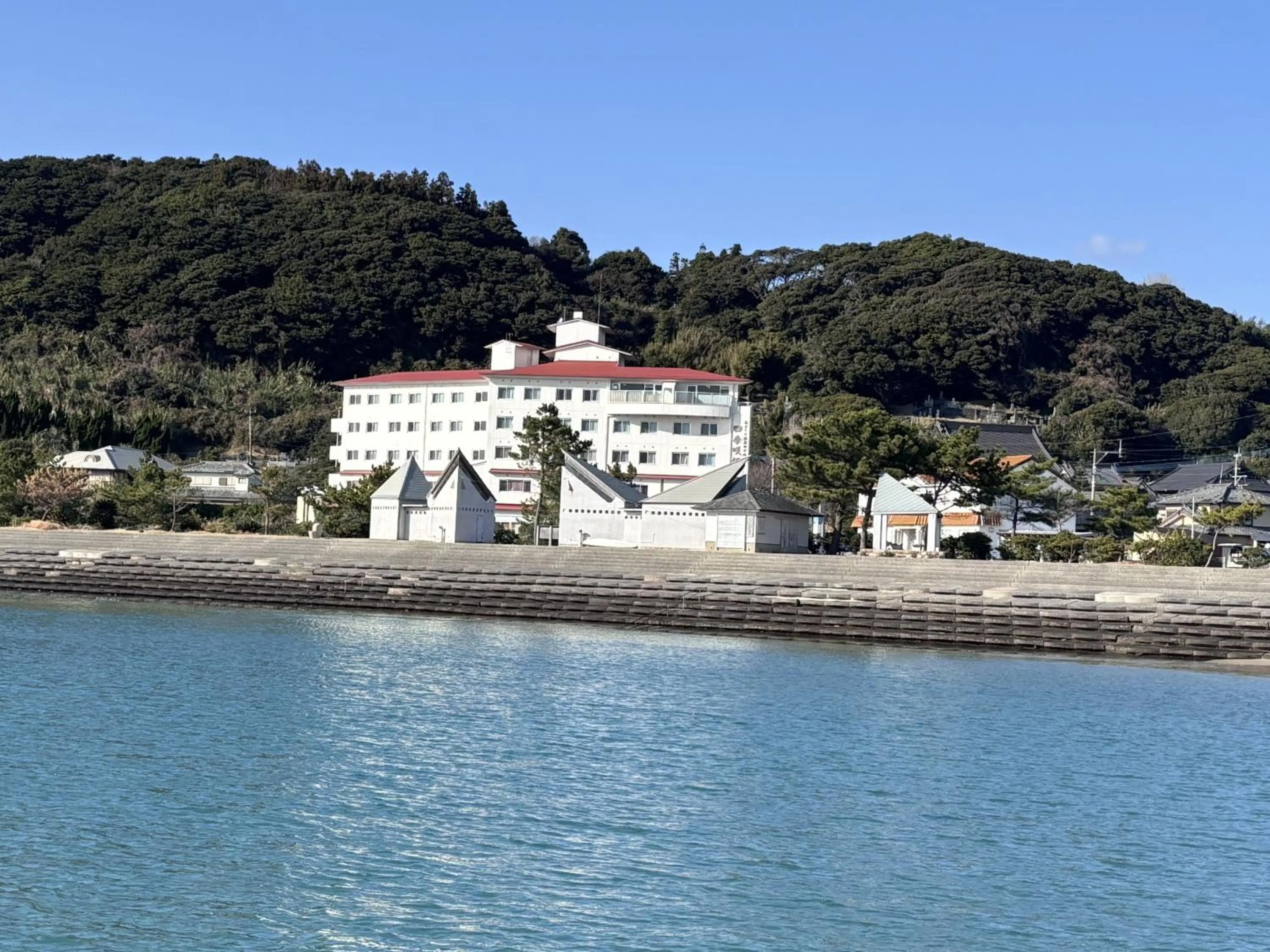 Property building in Amakusa Onsen Hotel Shikisakikan
