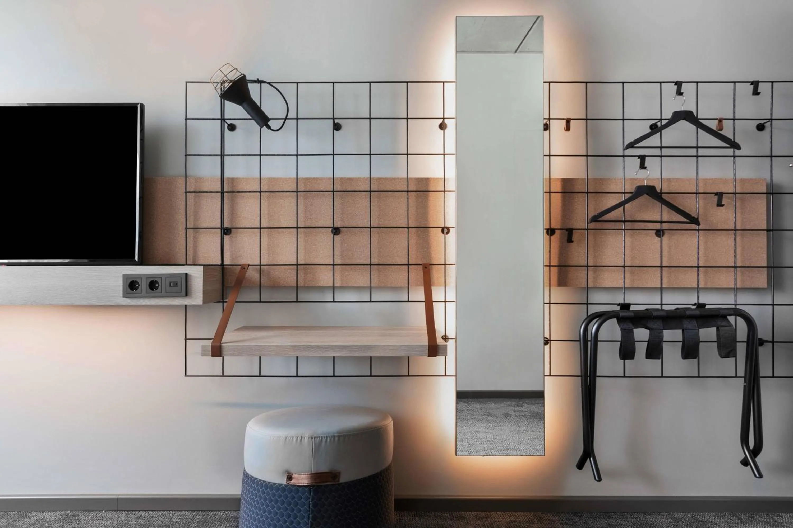 Photo of the whole room in Moxy Bremen