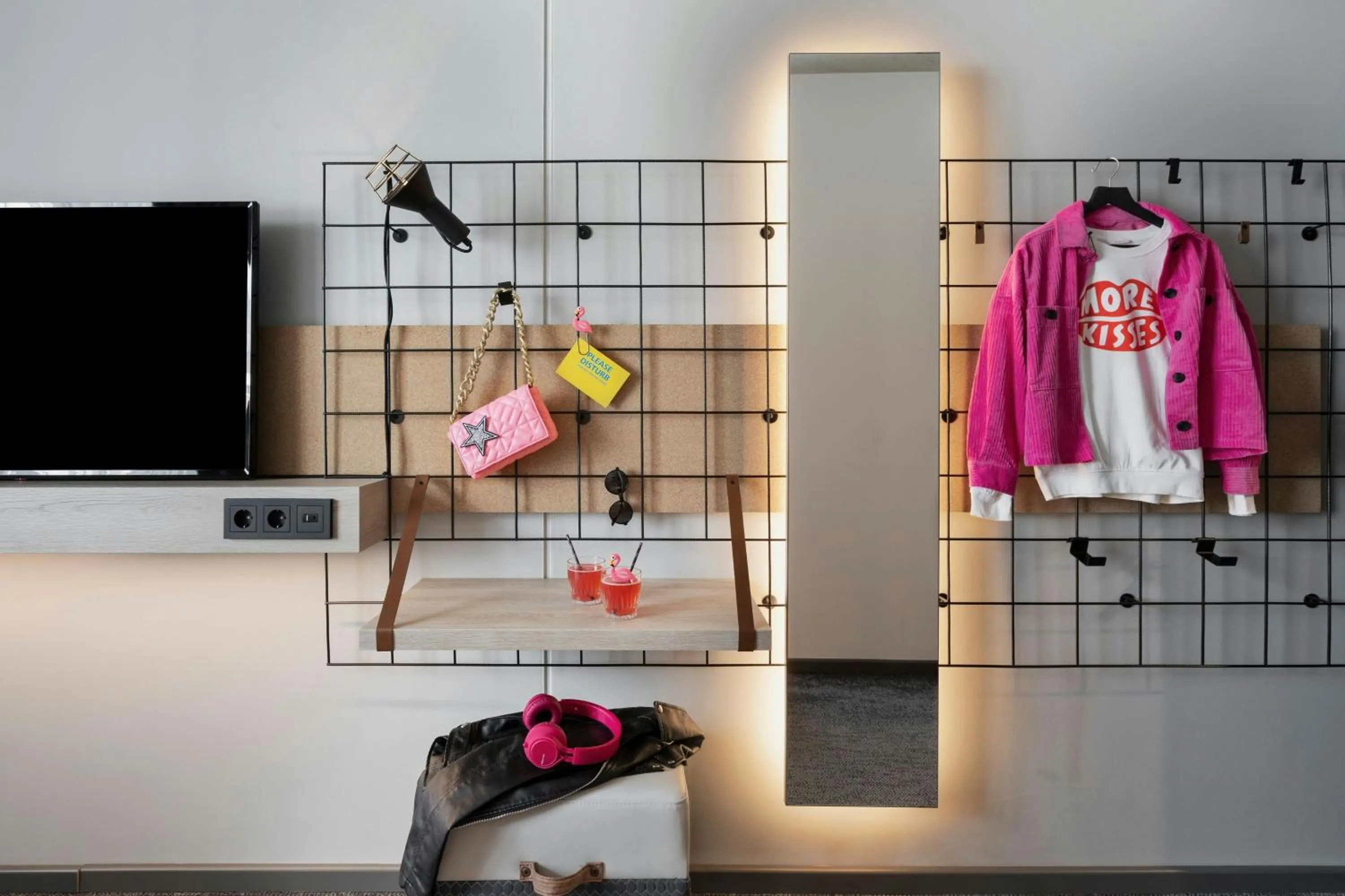 Photo of the whole room in Moxy Bremen