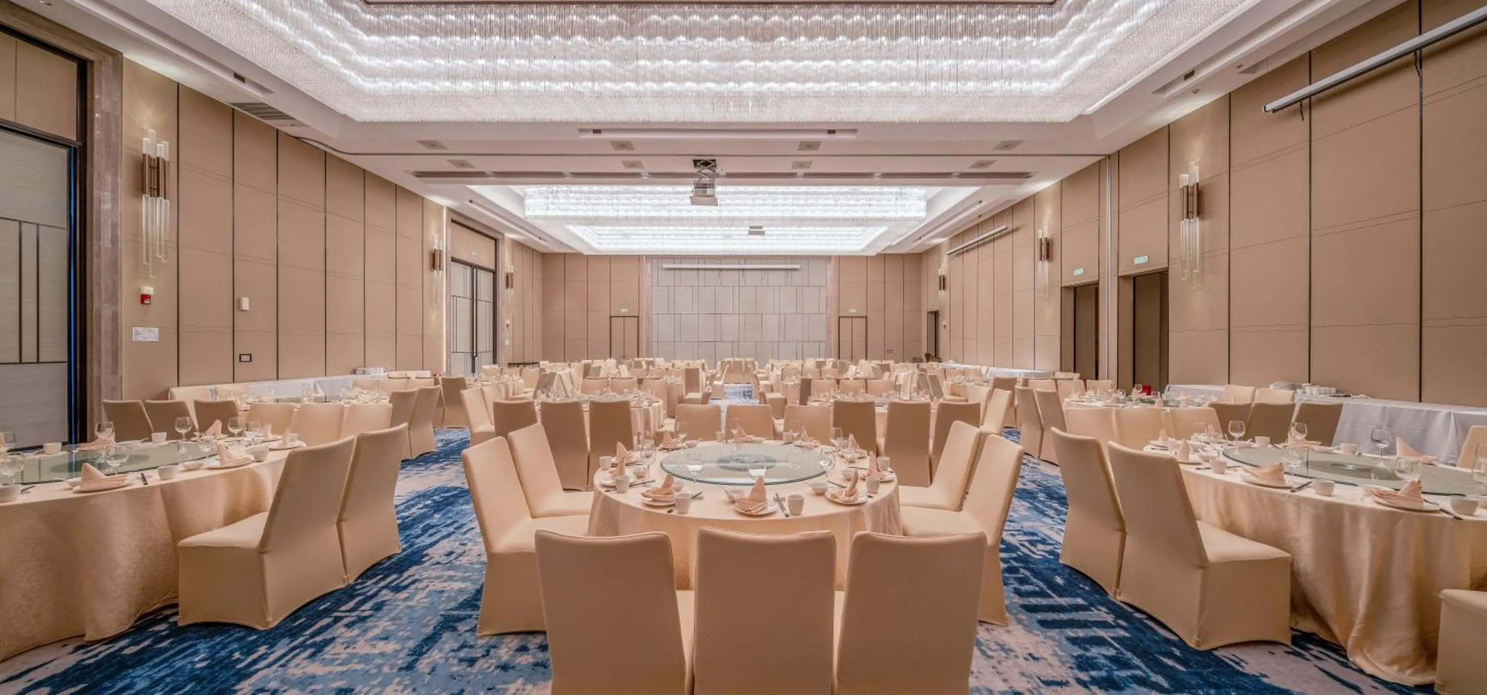 Meeting/conference room in Four Points by Sheraton Wuhan, Jiangxia