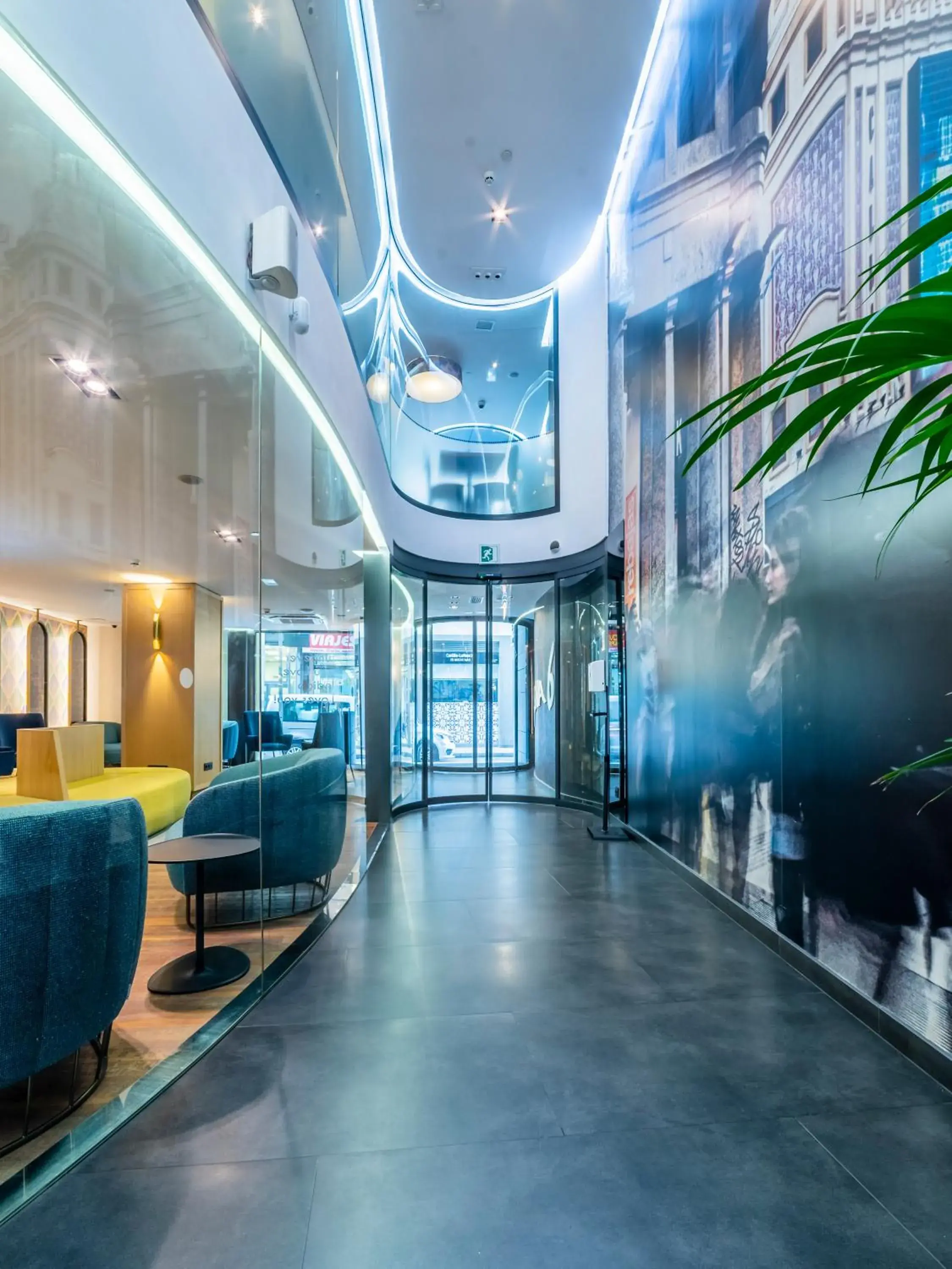 Lobby or reception in Hotel Indigo Madrid - Gran Vía by IHG Lobby or reception in Hotel Indigo Madrid - Gran Vía by IHG