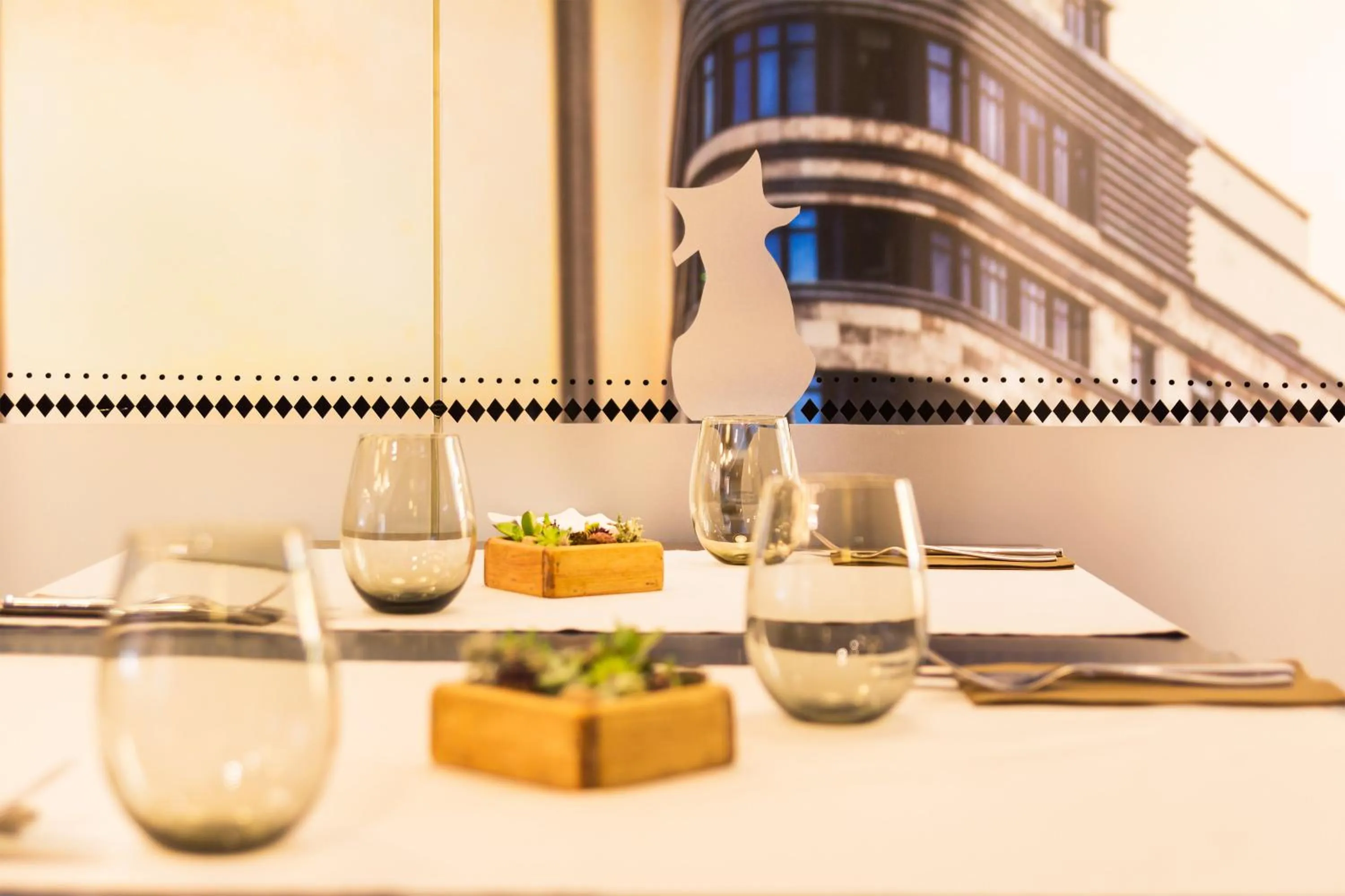 Restaurant/places to eat in Hotel Indigo Madrid - Gran Vía by IHG