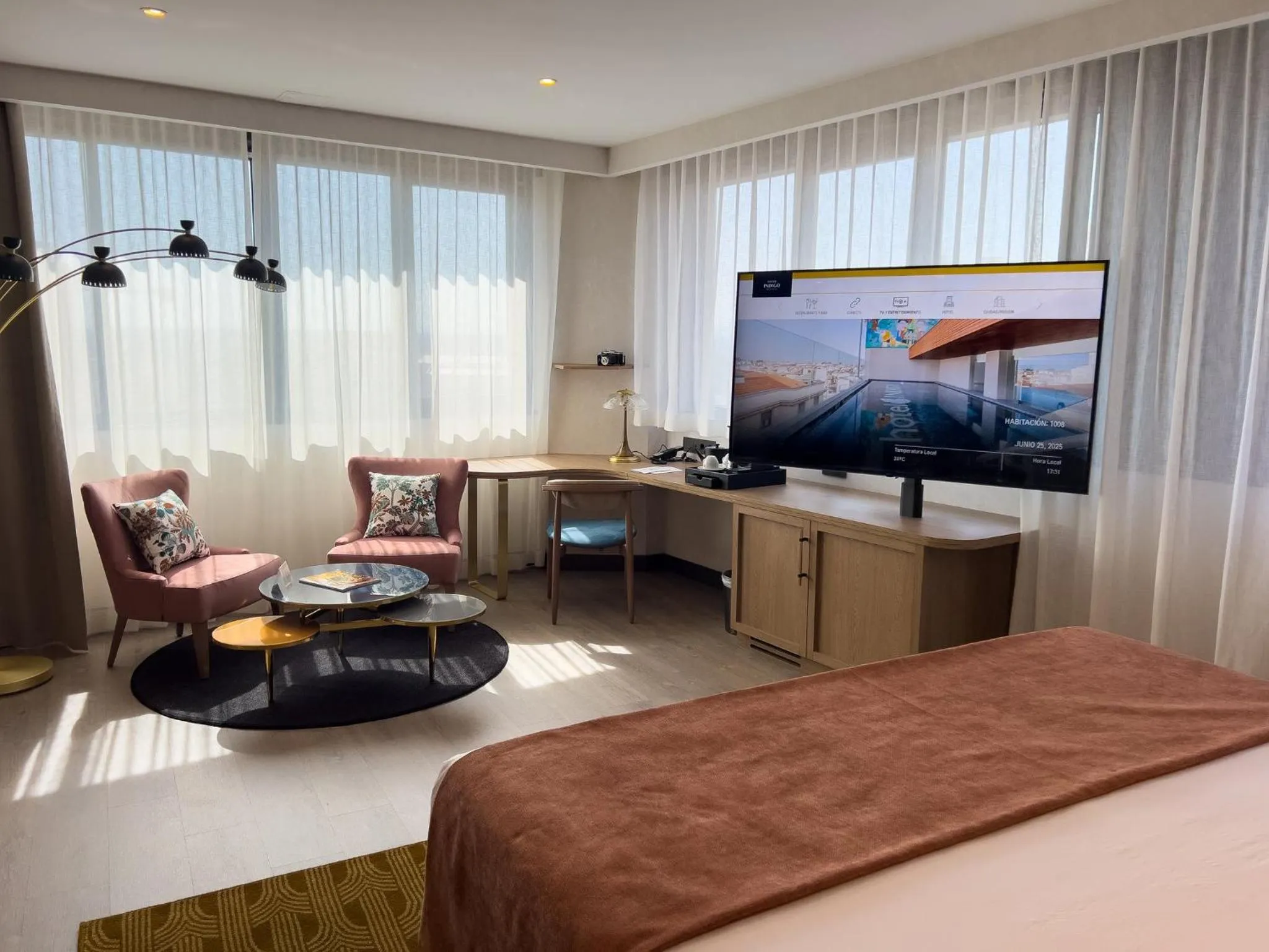 Photo of the whole room, Bed in Hotel Indigo Madrid - Gran Vía by IHG