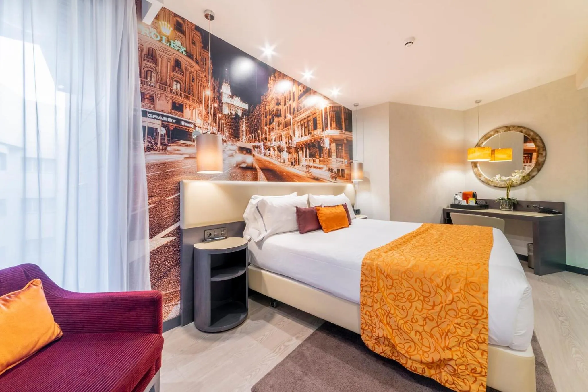 Photo of the whole room, Bed in Hotel Indigo Madrid - Gran Vía by IHG