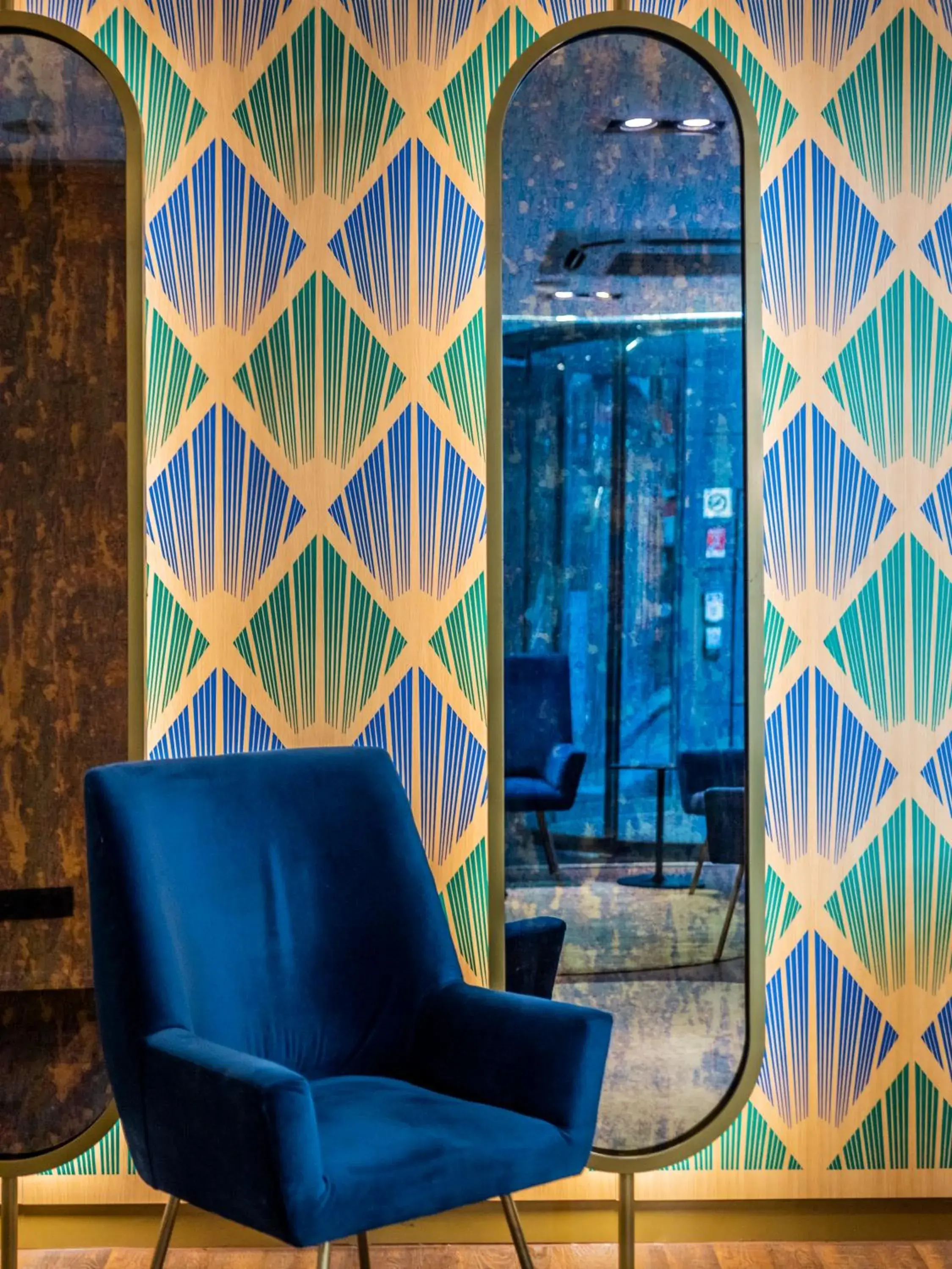 Living room in Hotel Indigo Madrid - Gran Vía by IHG Living room in Hotel Indigo Madrid - Gran Vía by IHG