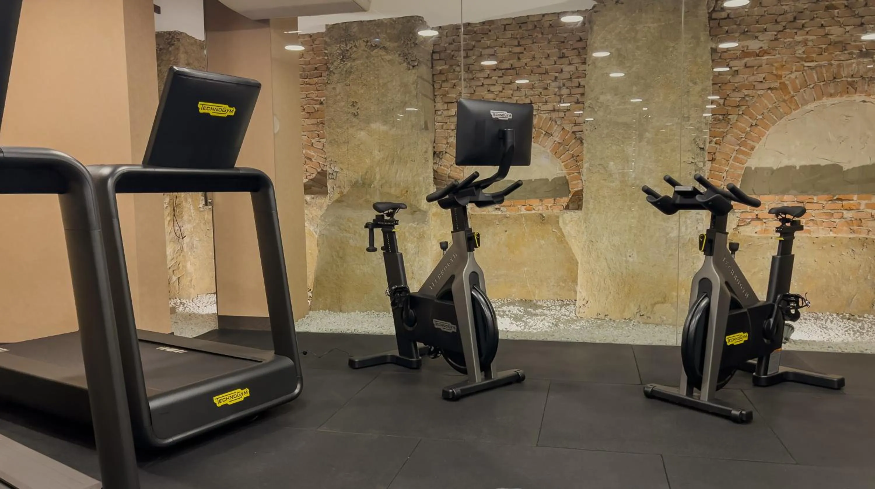 Fitness centre/facilities in Hotel Indigo Madrid - Gran Vía by IHG