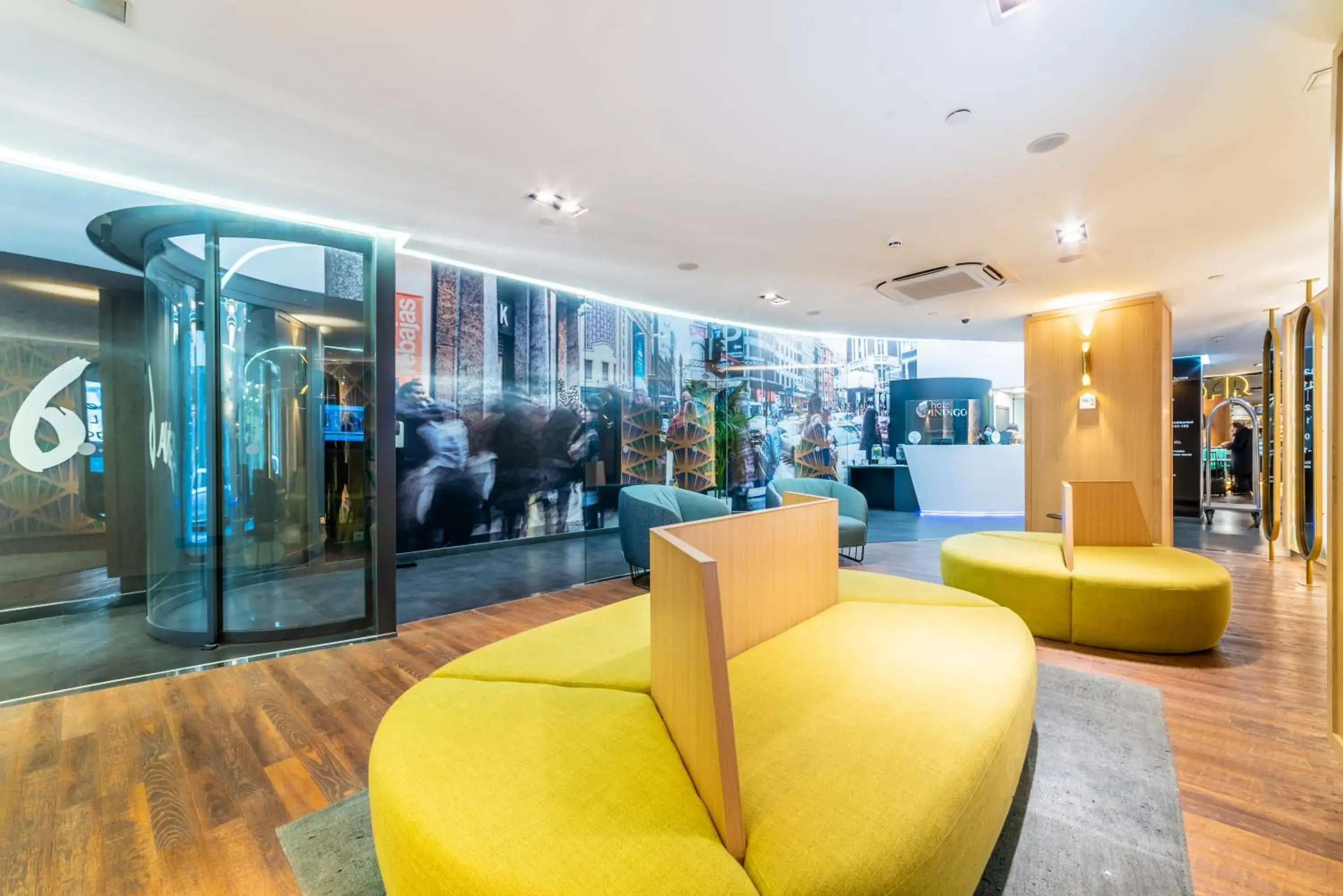 Lobby or reception in Hotel Indigo Madrid - Gran Vía by IHG Lobby or reception in Hotel Indigo Madrid - Gran Vía by IHG