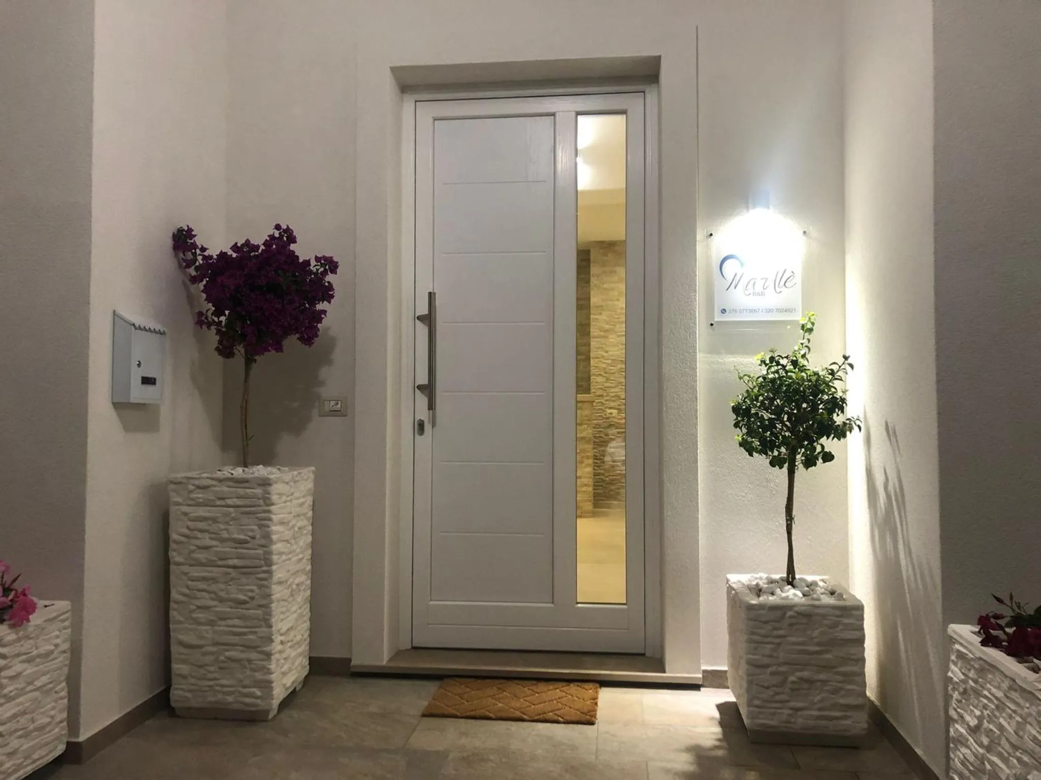 Facade/entrance in B&B MarAlè